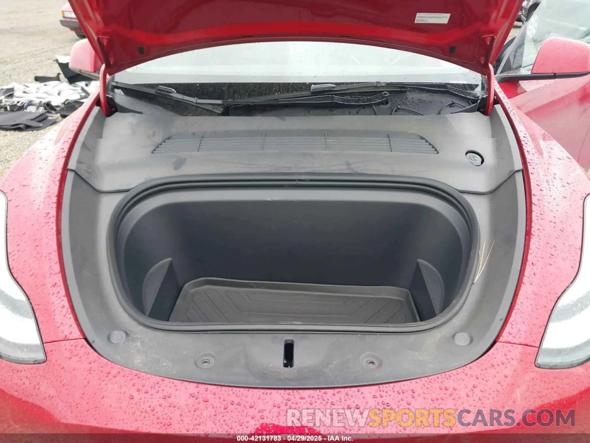10 Photograph of a damaged car 7SAYGDEE9PA145947 TESLA MODEL Y 2023