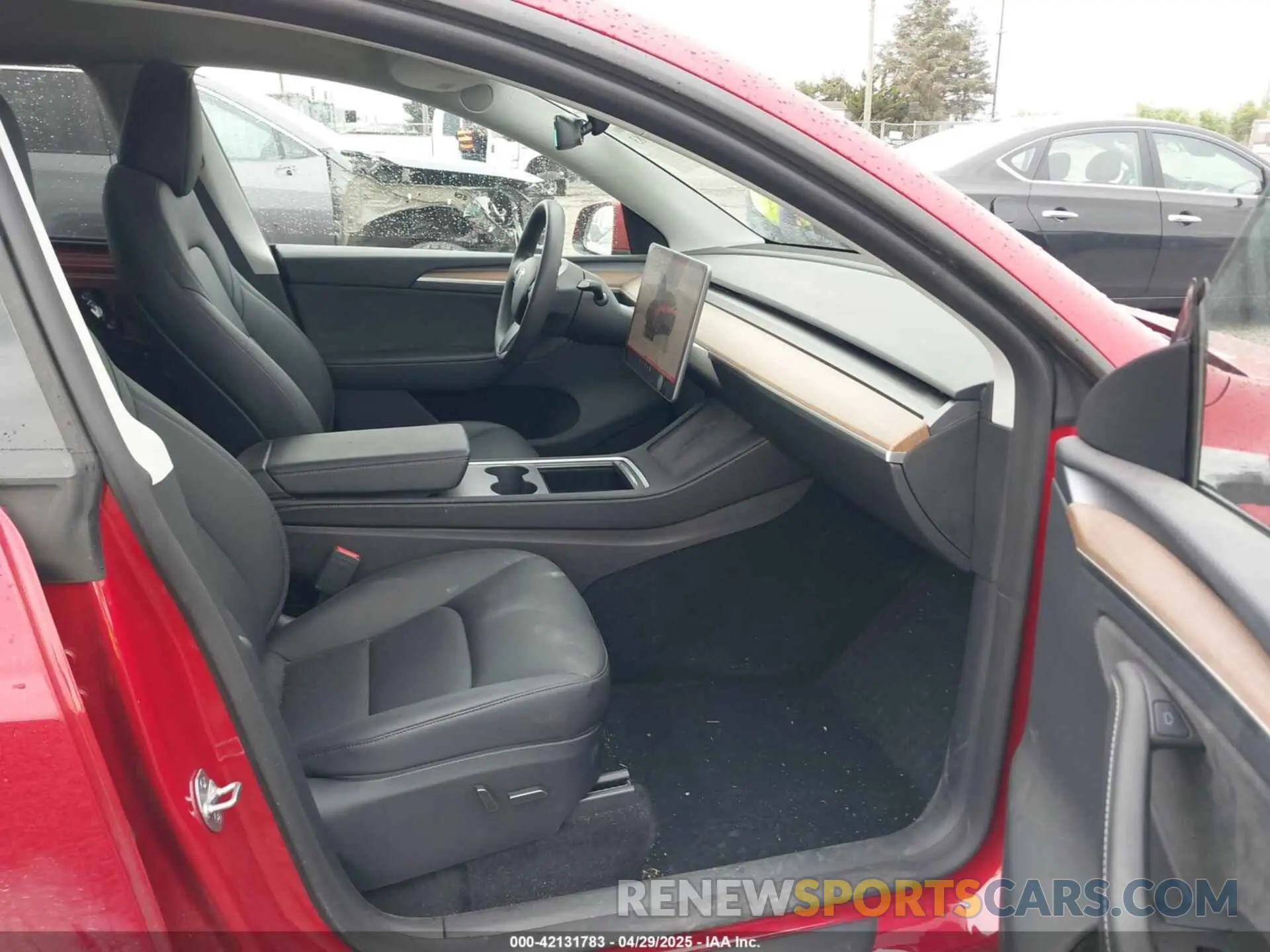 5 Photograph of a damaged car 7SAYGDEE9PA145947 TESLA MODEL Y 2023