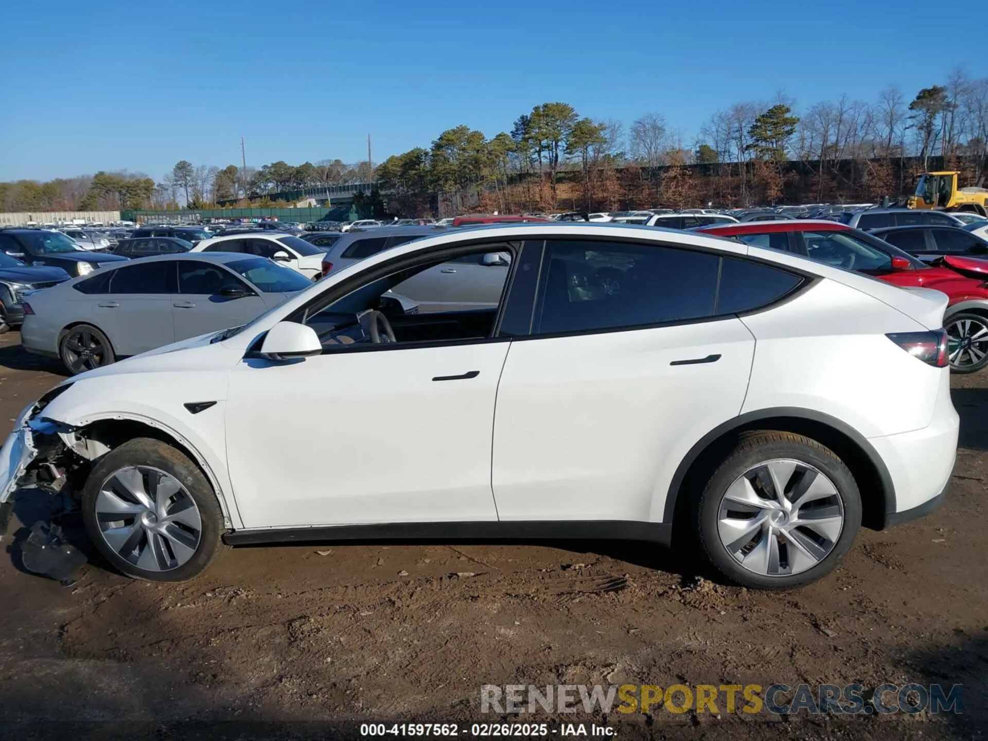 15 Photograph of a damaged car 7SAYGDEE9PA173277 TESLA MODEL Y 2023