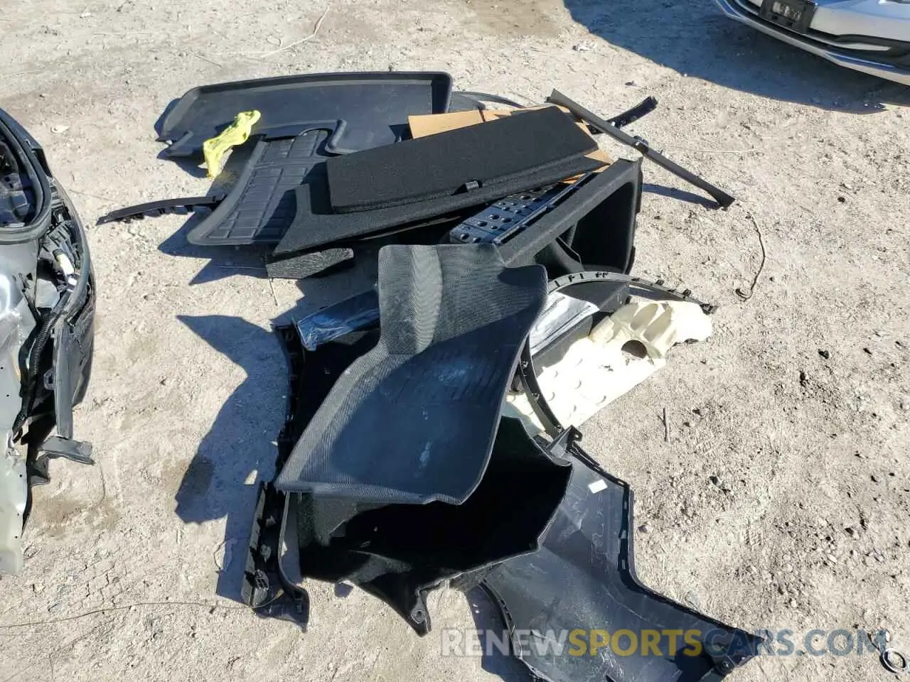 14 Photograph of a damaged car 7SAYGDEE9PA180293 TESLA MODEL Y 2023