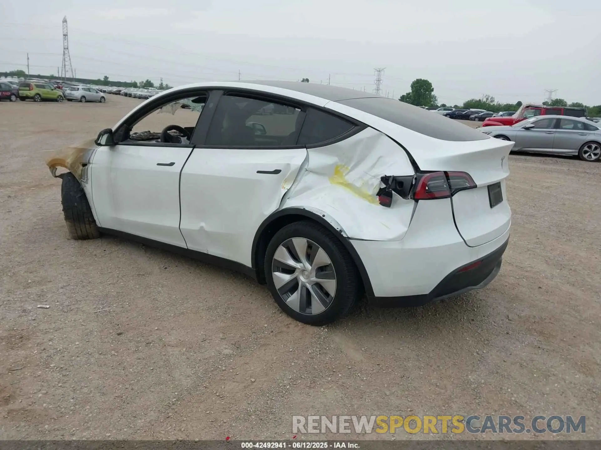 3 Photograph of a damaged car 7SAYGDEE9PA193528 TESLA MODEL Y 2023