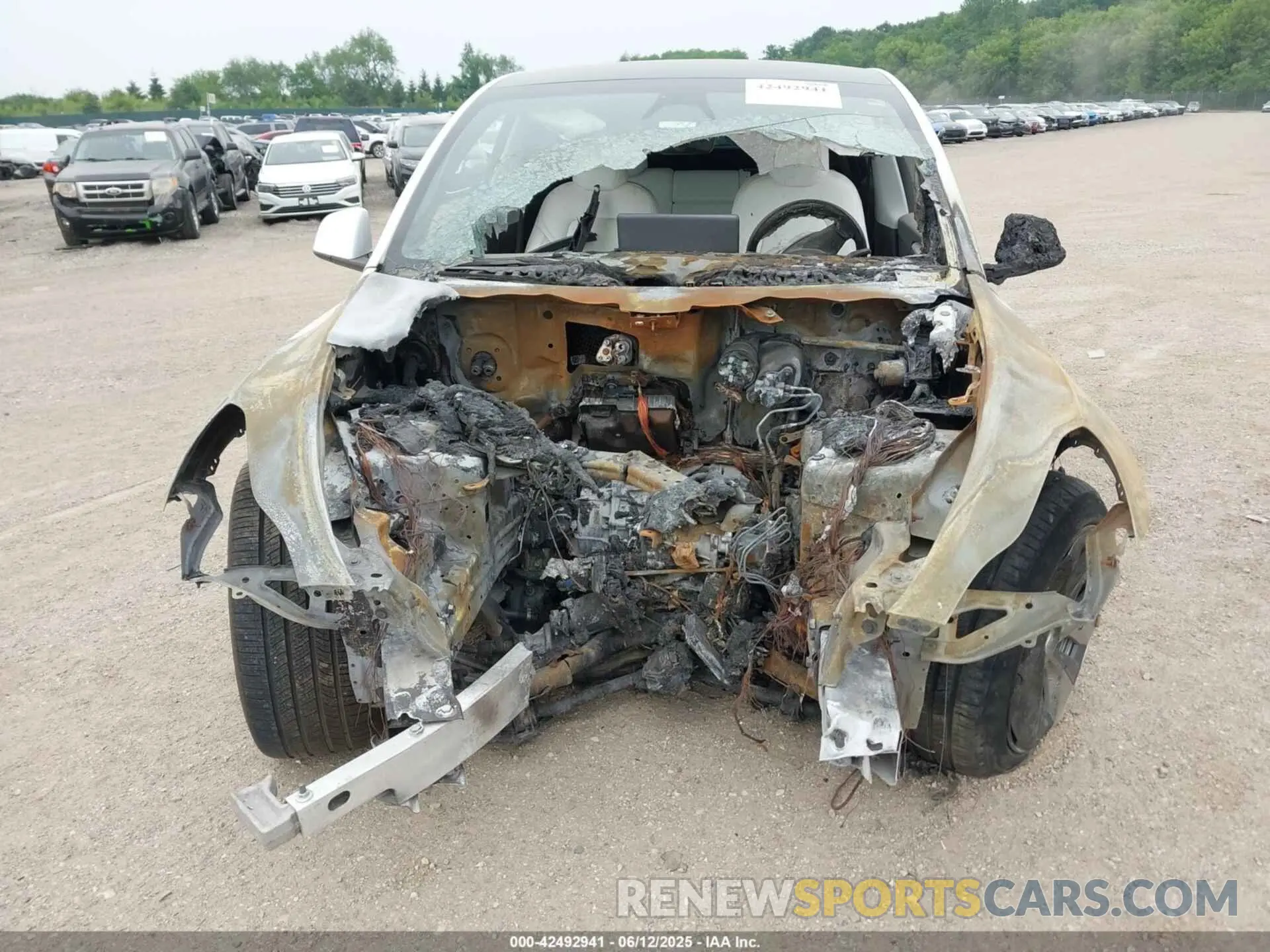6 Photograph of a damaged car 7SAYGDEE9PA193528 TESLA MODEL Y 2023