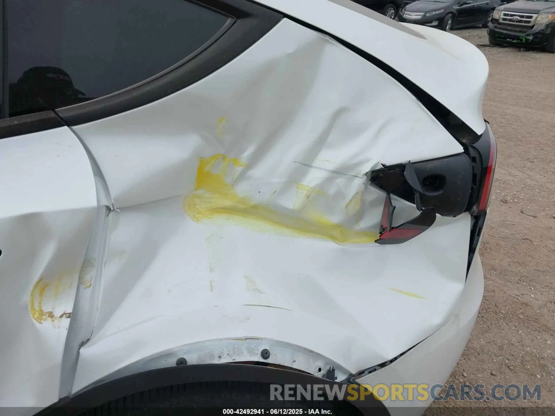 9 Photograph of a damaged car 7SAYGDEE9PA193528 TESLA MODEL Y 2023