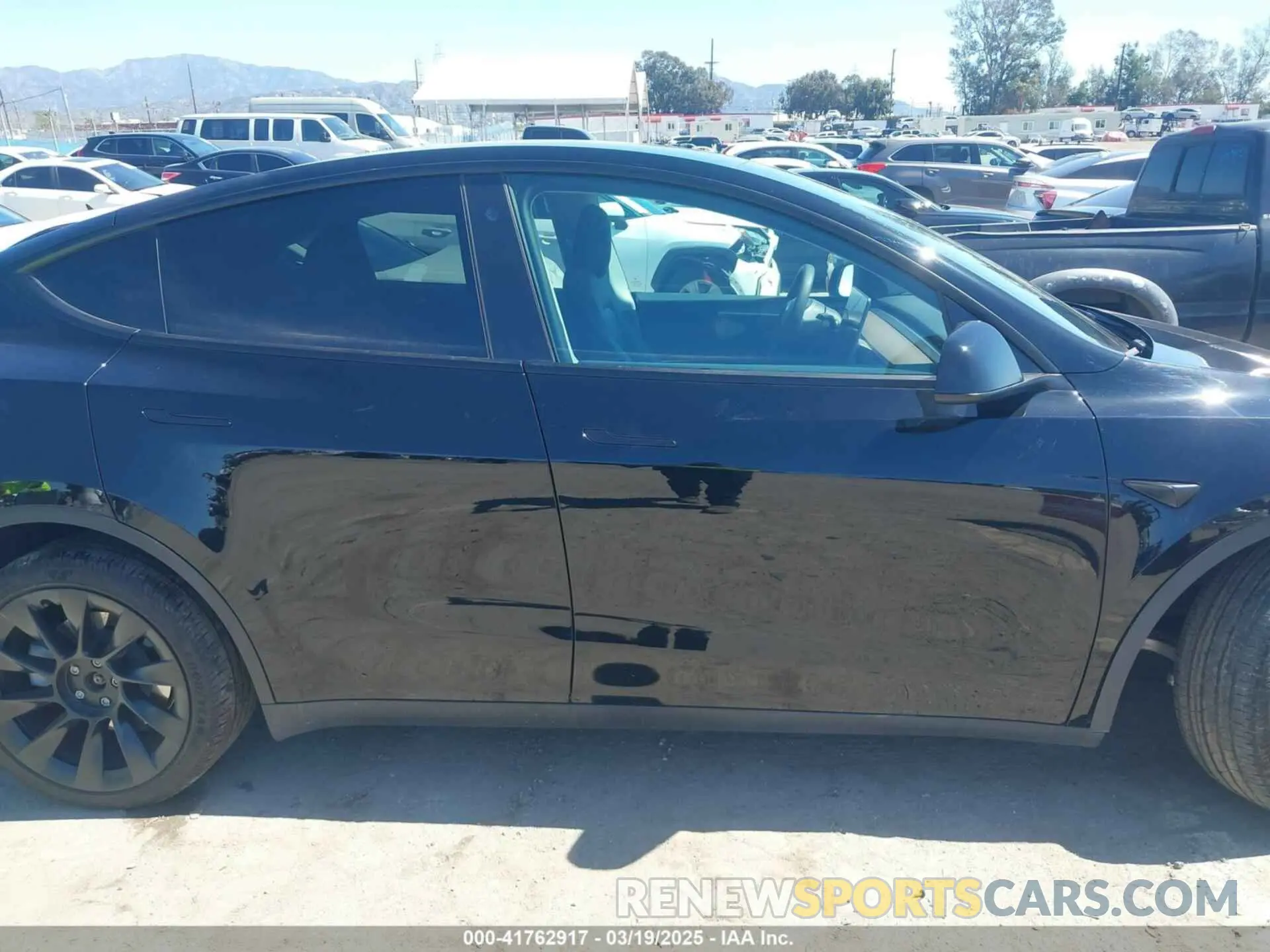 13 Фотография поврежденного автомобиля 7SAYGDEE9PF591096 TESLA MODEL Y 2023