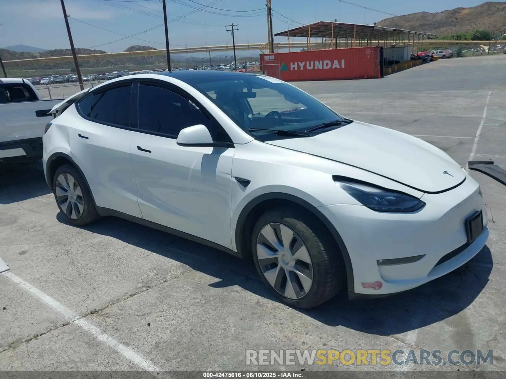 1 Photograph of a damaged car 7SAYGDEE9PF598470 TESLA MODEL Y 2023