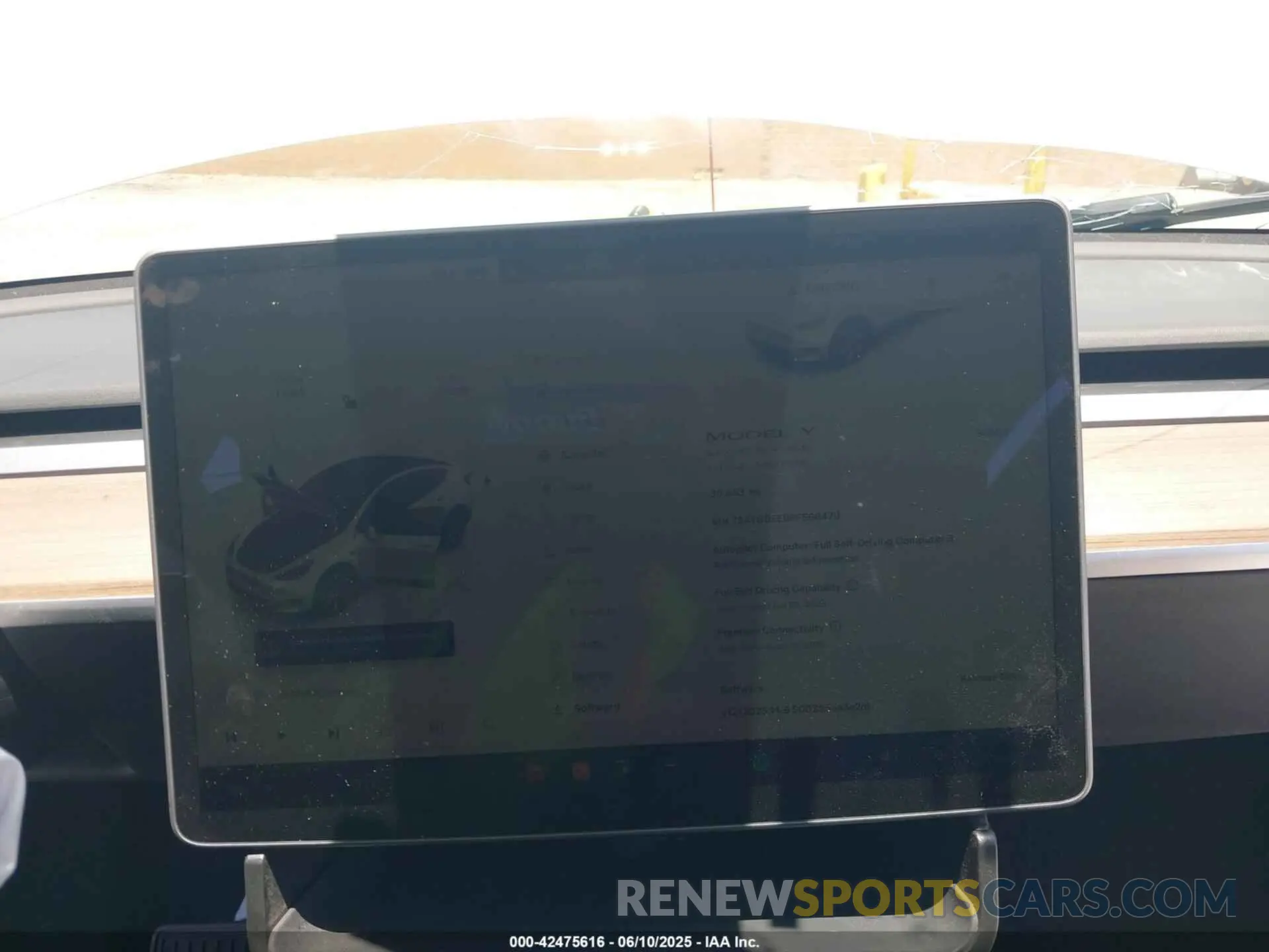 18 Photograph of a damaged car 7SAYGDEE9PF598470 TESLA MODEL Y 2023