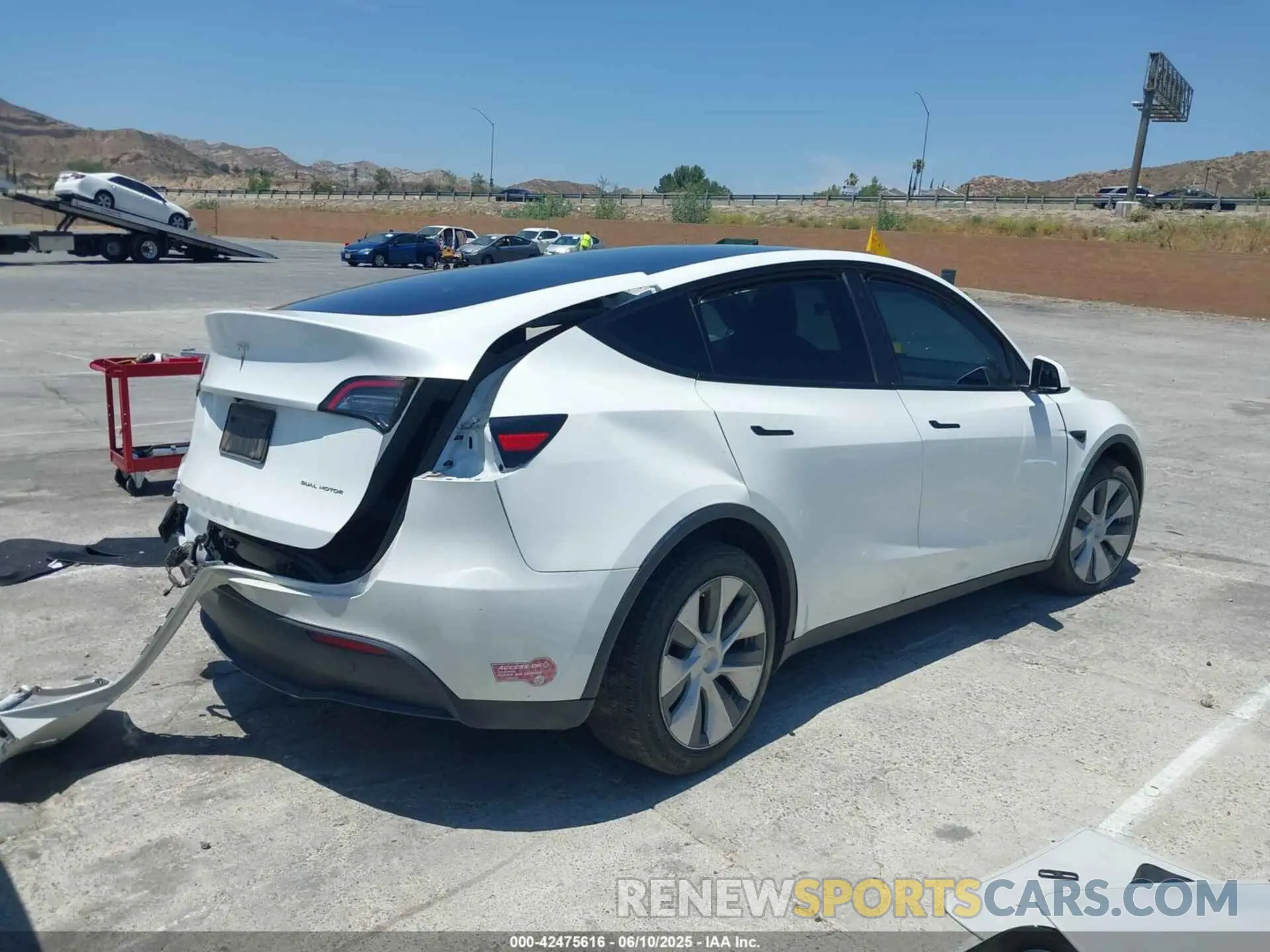 4 Photograph of a damaged car 7SAYGDEE9PF598470 TESLA MODEL Y 2023