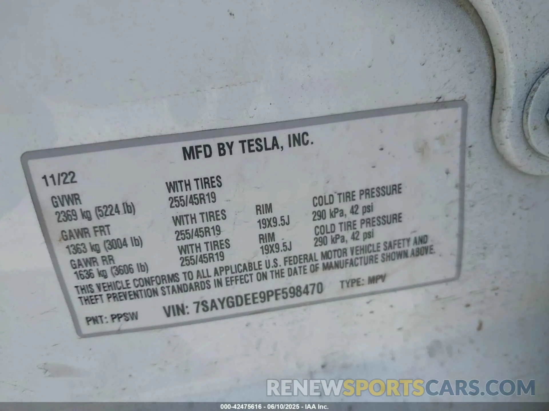 9 Photograph of a damaged car 7SAYGDEE9PF598470 TESLA MODEL Y 2023