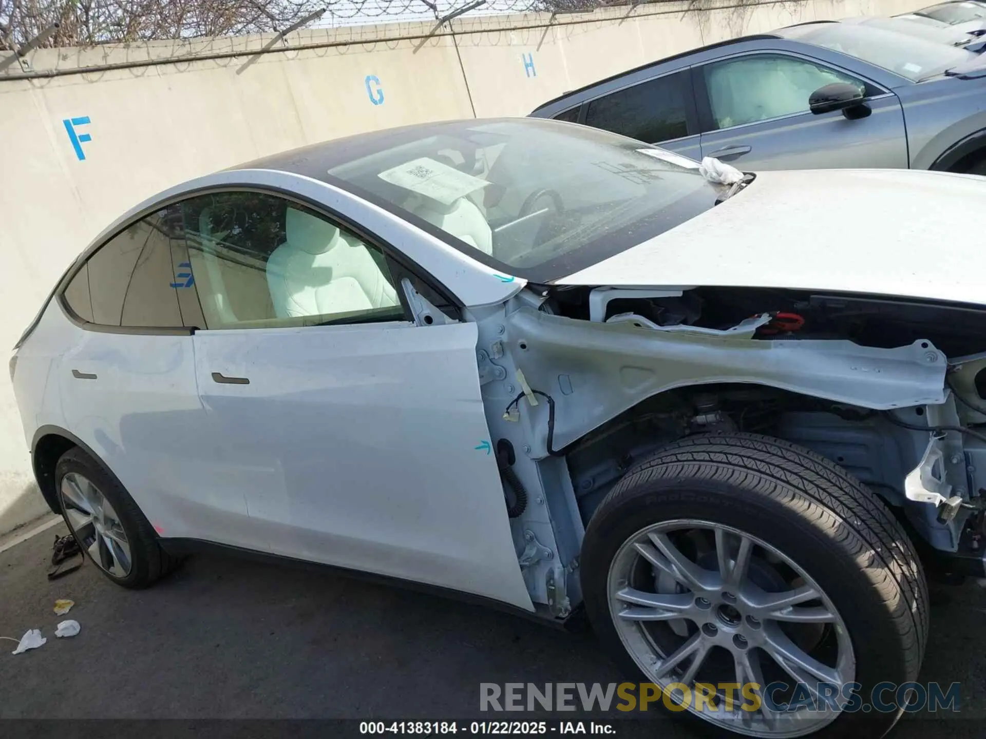 13 Фотография поврежденного автомобиля 7SAYGDEE9PF623285 TESLA MODEL Y 2023