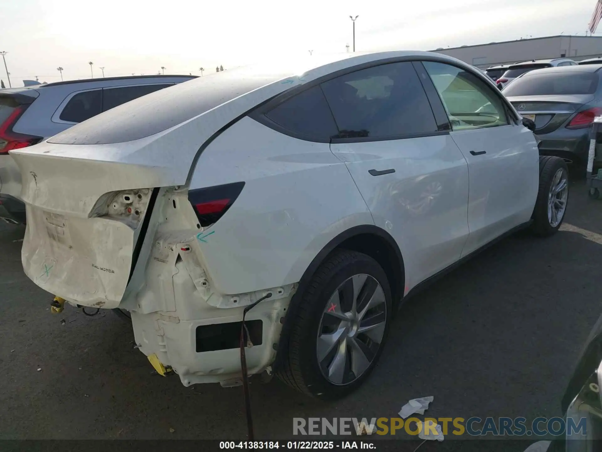4 Фотография поврежденного автомобиля 7SAYGDEE9PF623285 TESLA MODEL Y 2023