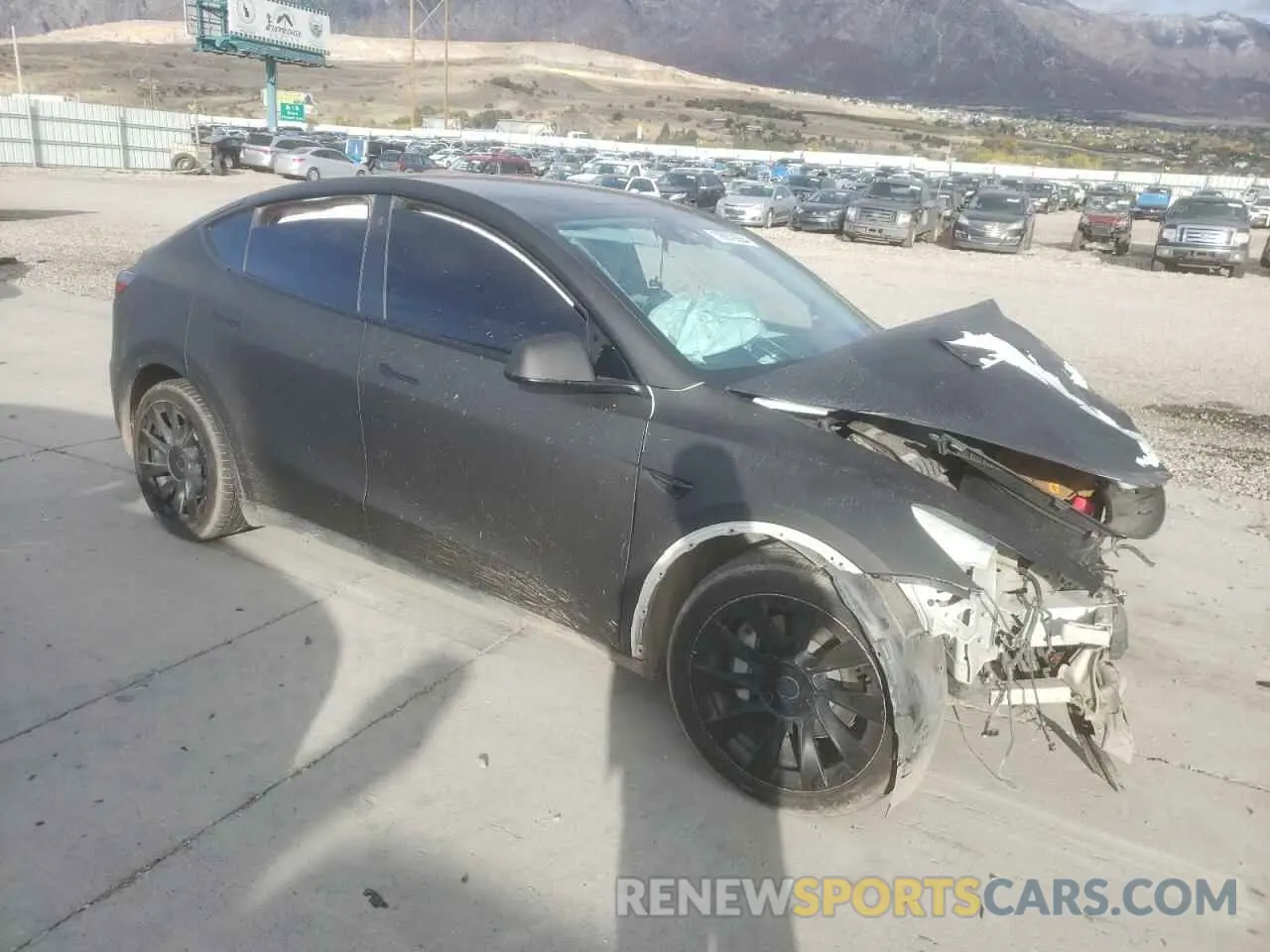 4 Photograph of a damaged car 7SAYGDEE9PF631306 TESLA MODEL Y 2023