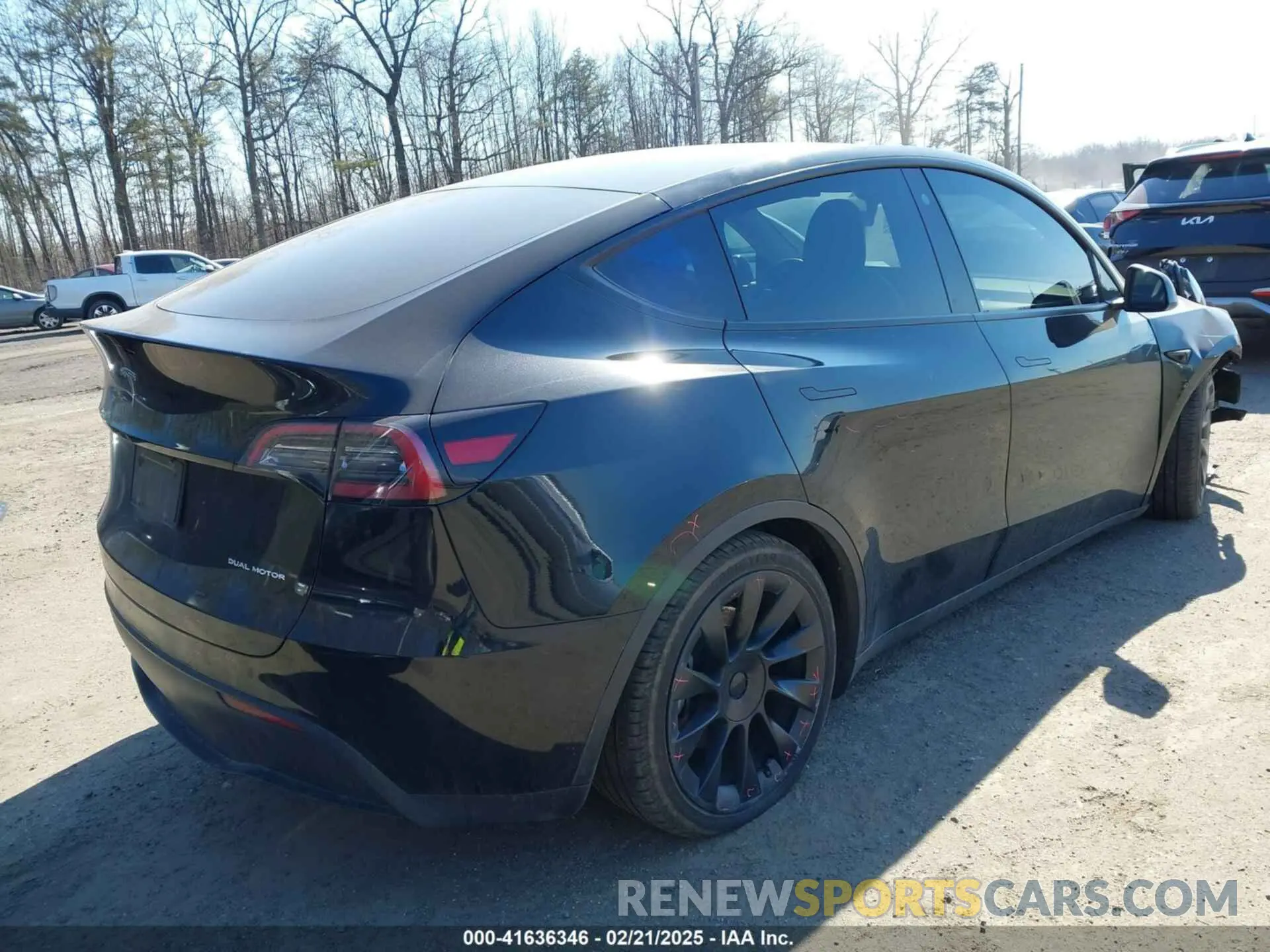 4 Фотография поврежденного автомобиля 7SAYGDEE9PF639969 TESLA MODEL Y 2023
