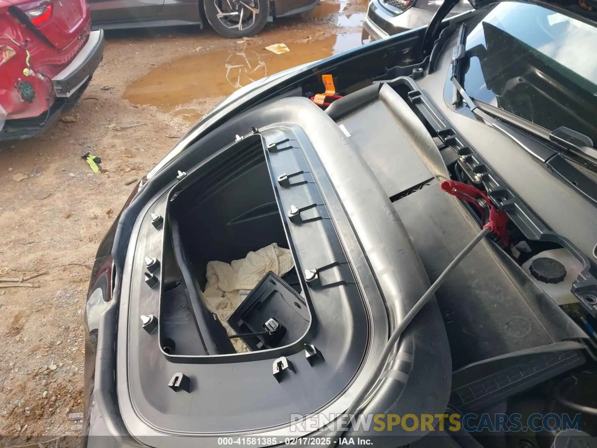 10 Photograph of a damaged car 7SAYGDEE9PF662720 TESLA MODEL Y 2023