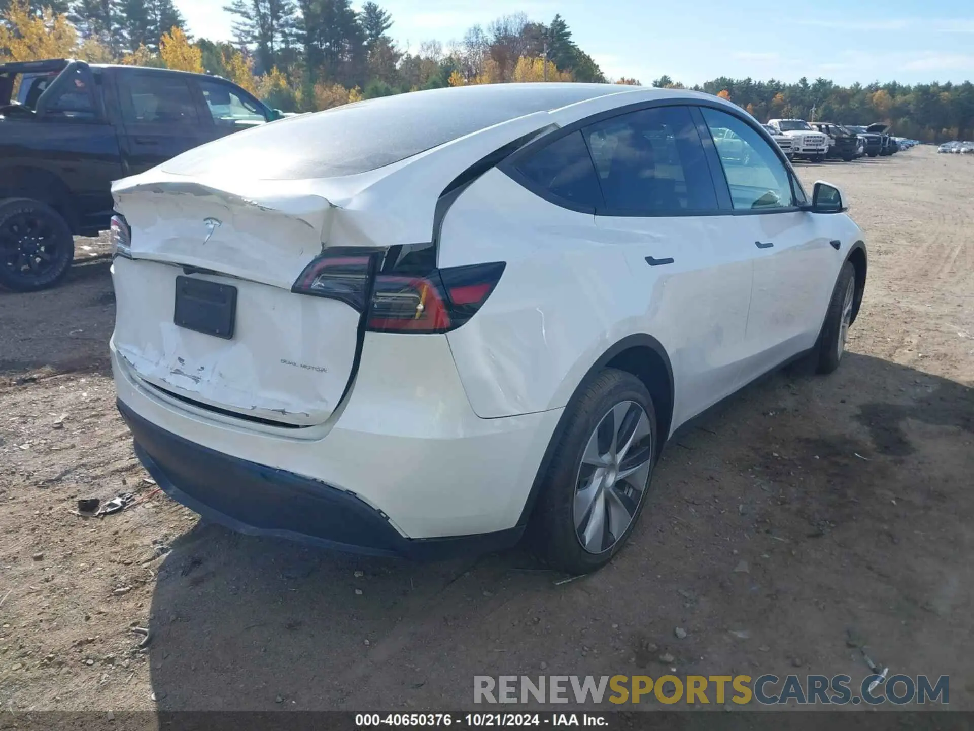 4 Photograph of a damaged car 7SAYGDEE9PF671031 TESLA MODEL Y 2023