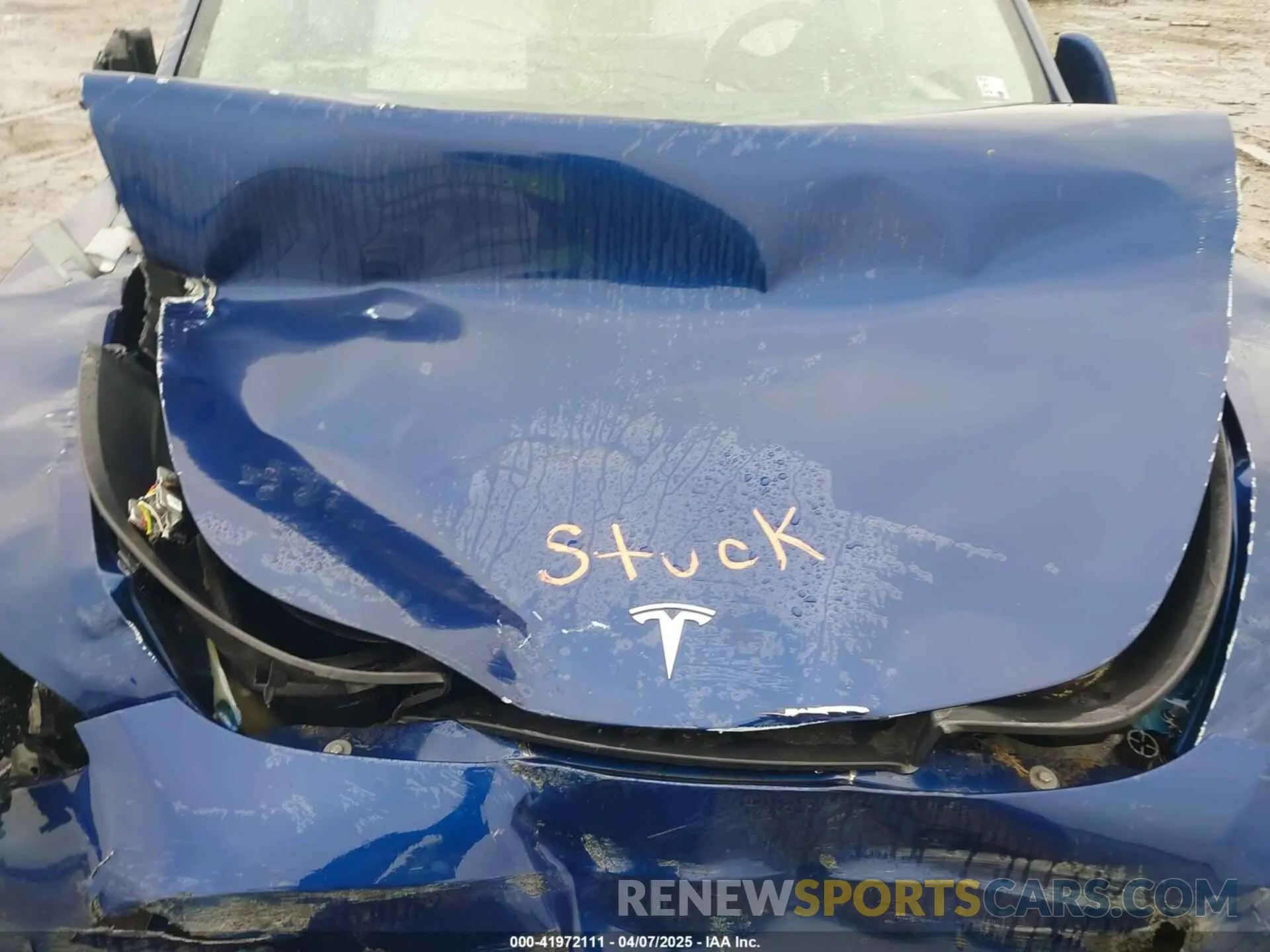 10 Photograph of a damaged car 7SAYGDEE9PF770268 TESLA MODEL Y 2023