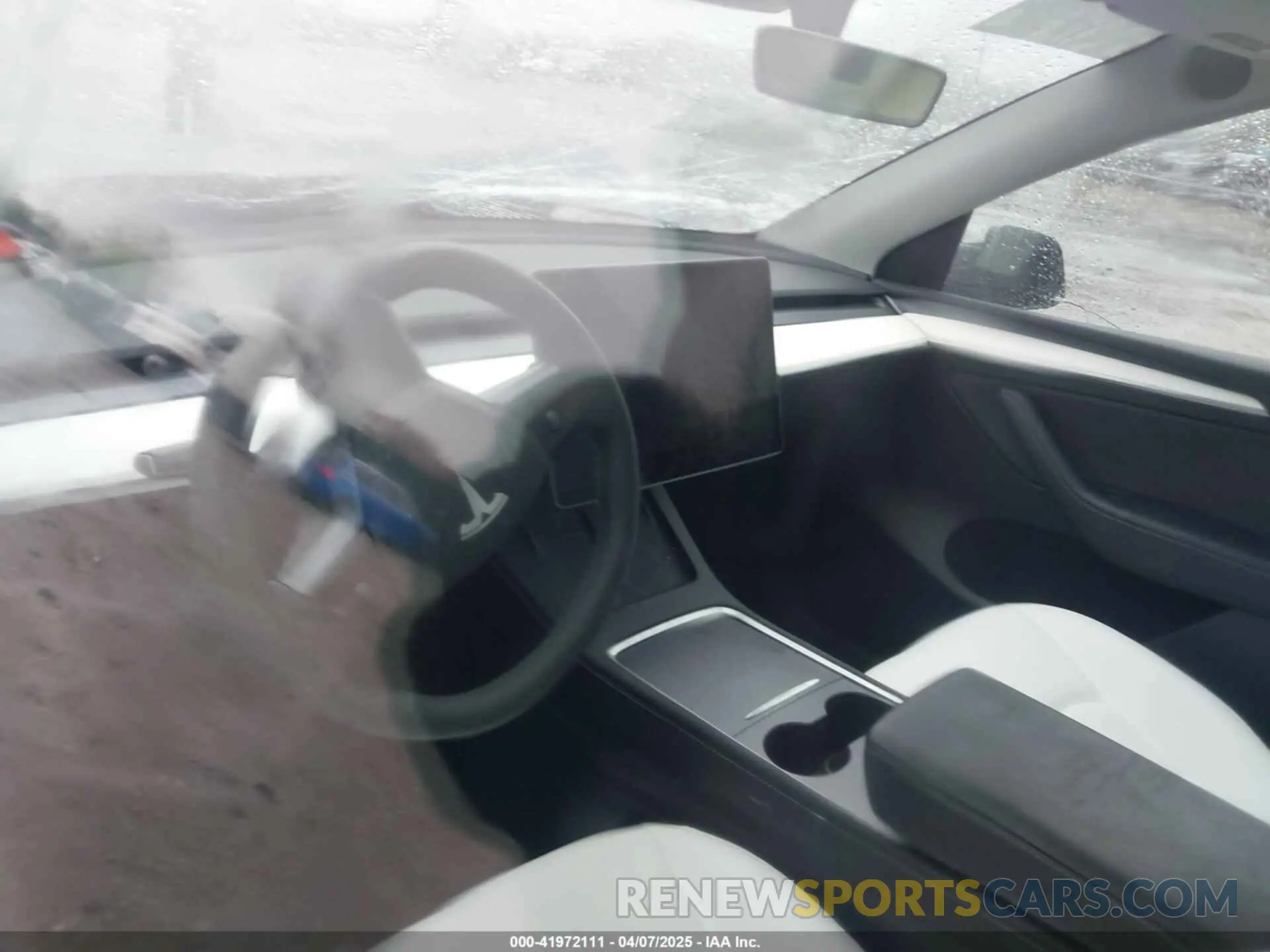 7 Photograph of a damaged car 7SAYGDEE9PF770268 TESLA MODEL Y 2023