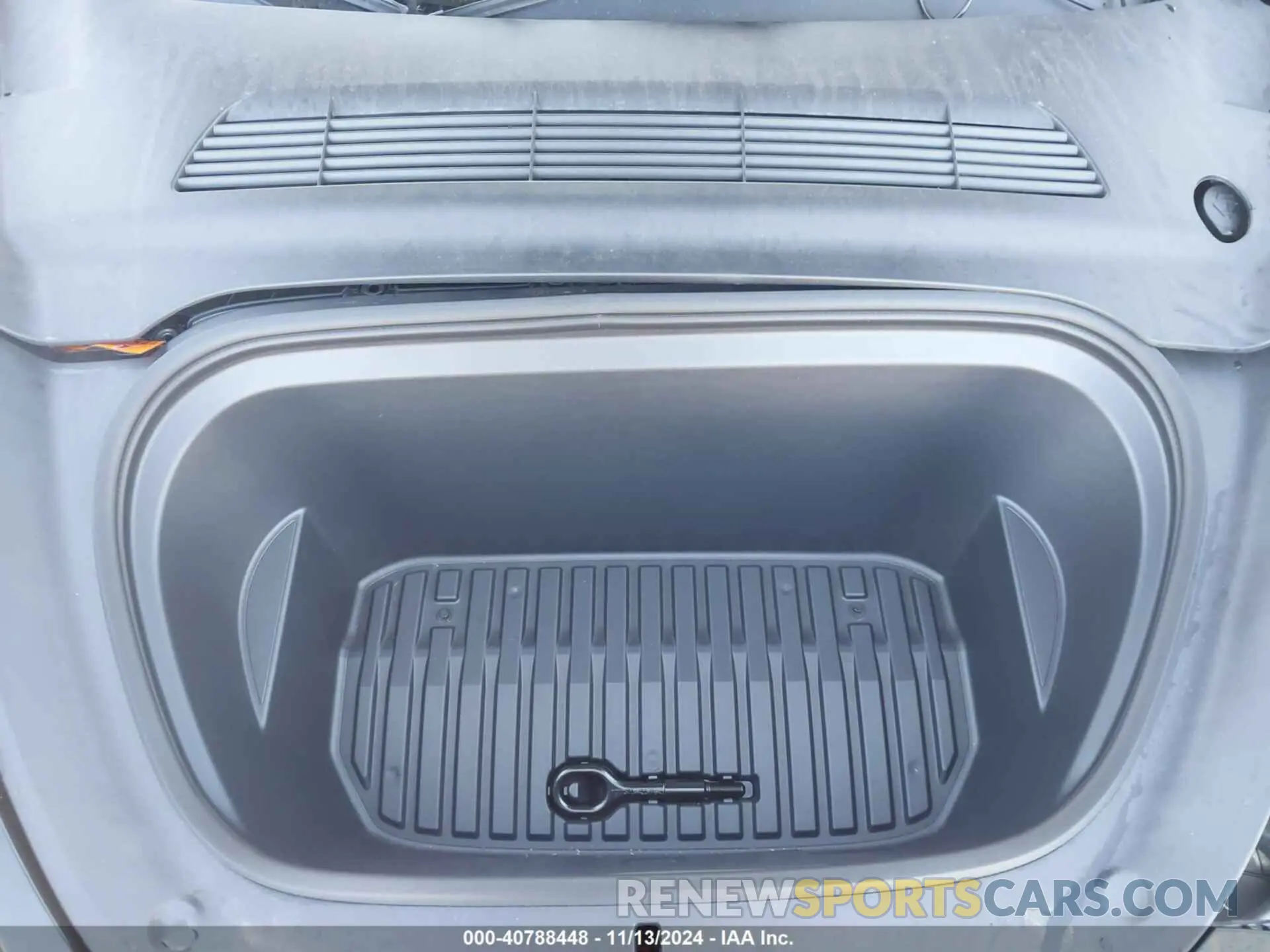 10 Photograph of a damaged car 7SAYGDEE9PF787698 TESLA MODEL Y 2023