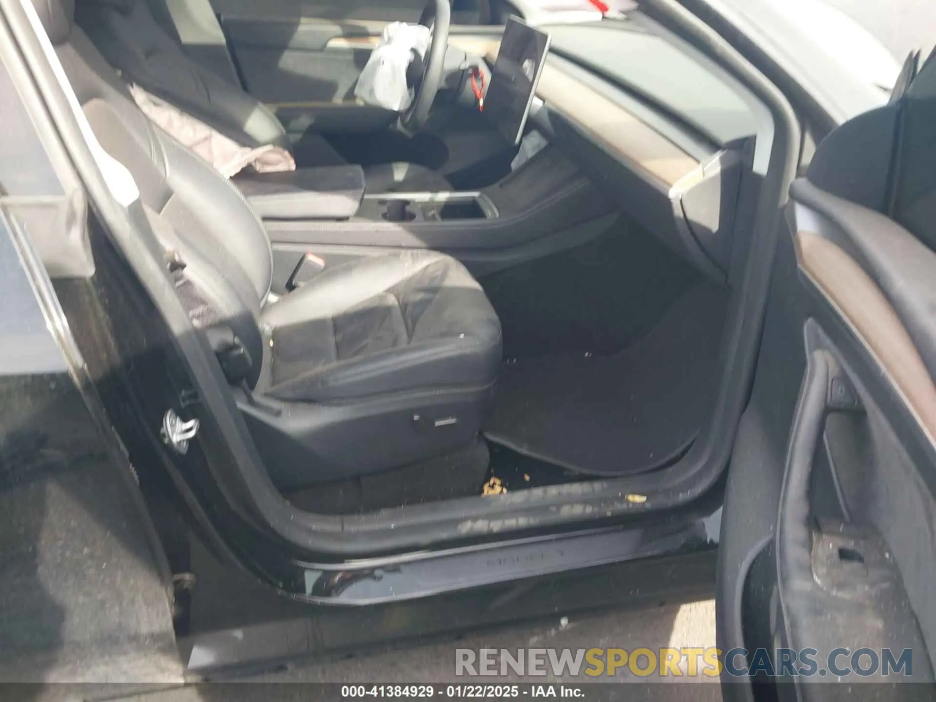 5 Photograph of a damaged car 7SAYGDEE9PF874484 TESLA MODEL Y 2023