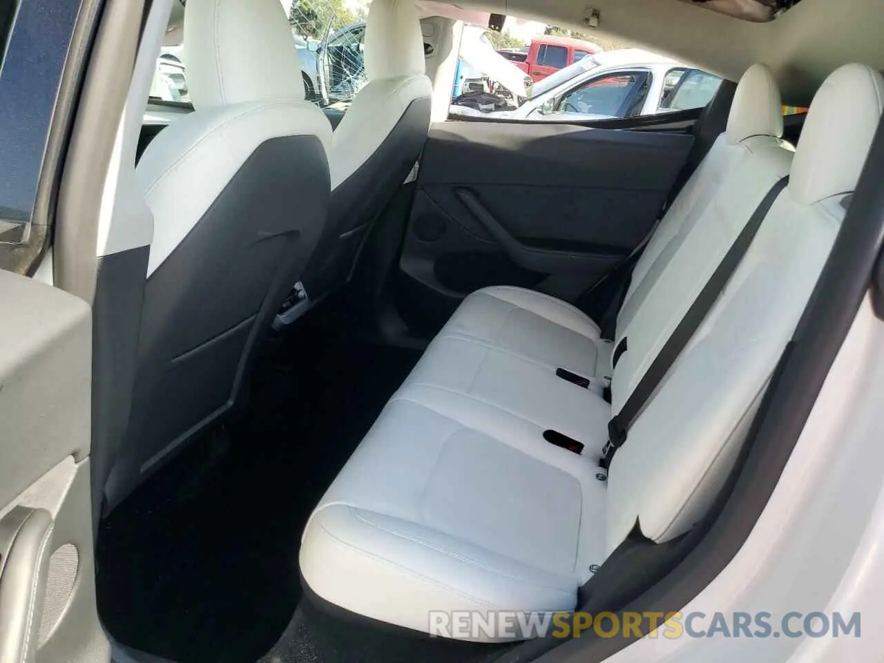 10 Photograph of a damaged car 7SAYGDEE9PF886313 TESLA MODEL Y 2023