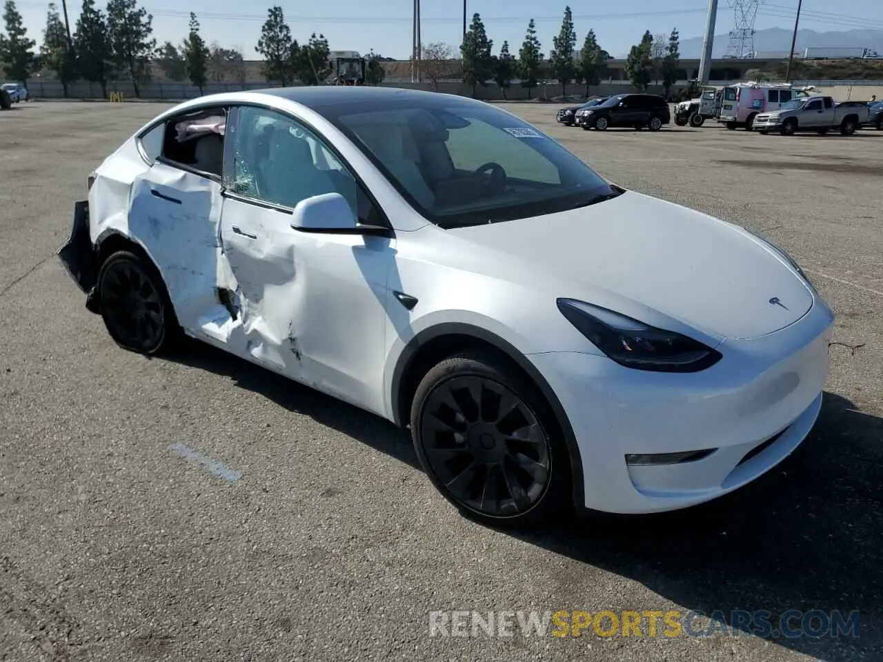 4 Photograph of a damaged car 7SAYGDEE9PF886313 TESLA MODEL Y 2023