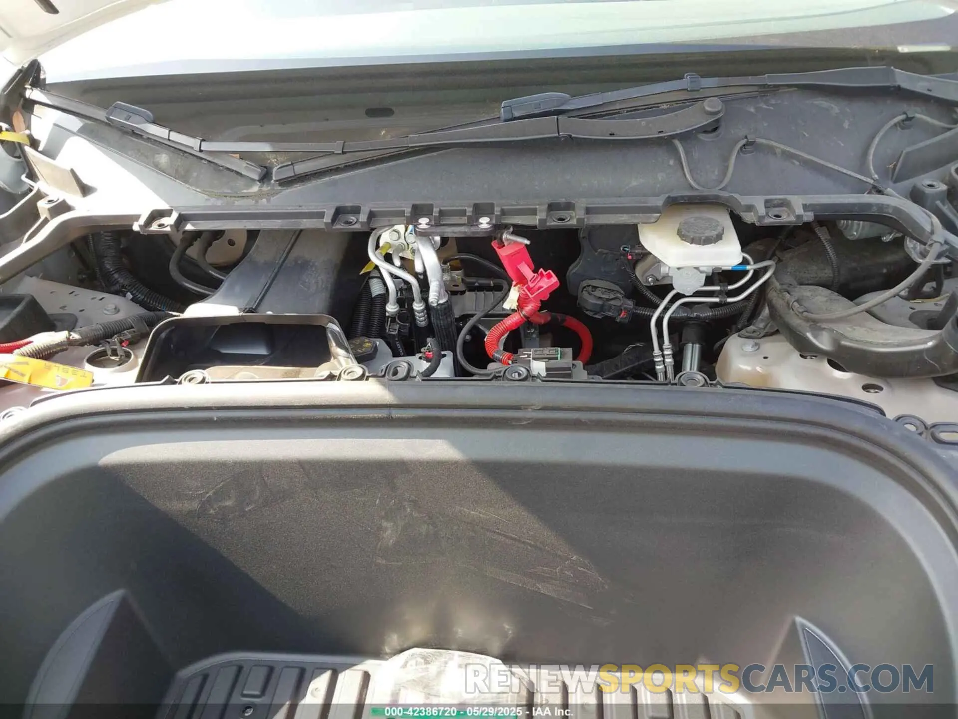 10 Photograph of a damaged car 7SAYGDEE9PF887283 TESLA MODEL Y 2023
