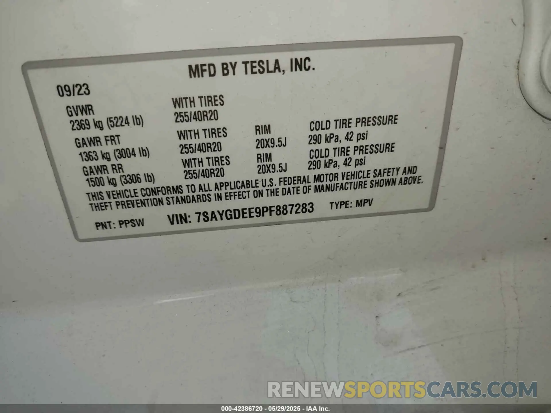 9 Photograph of a damaged car 7SAYGDEE9PF887283 TESLA MODEL Y 2023