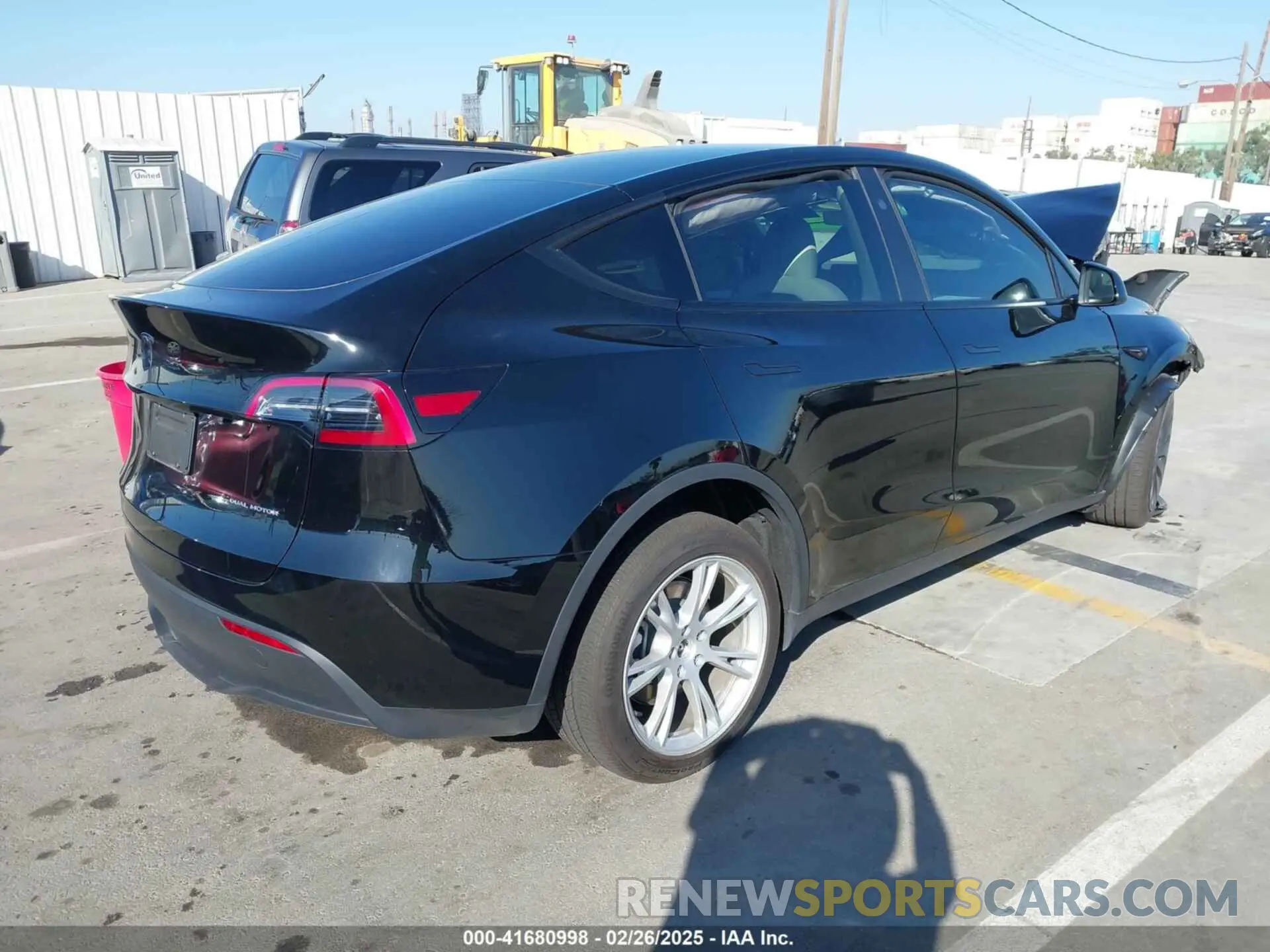 4 Фотография поврежденного автомобиля 7SAYGDEE9PF898249 TESLA MODEL Y 2023