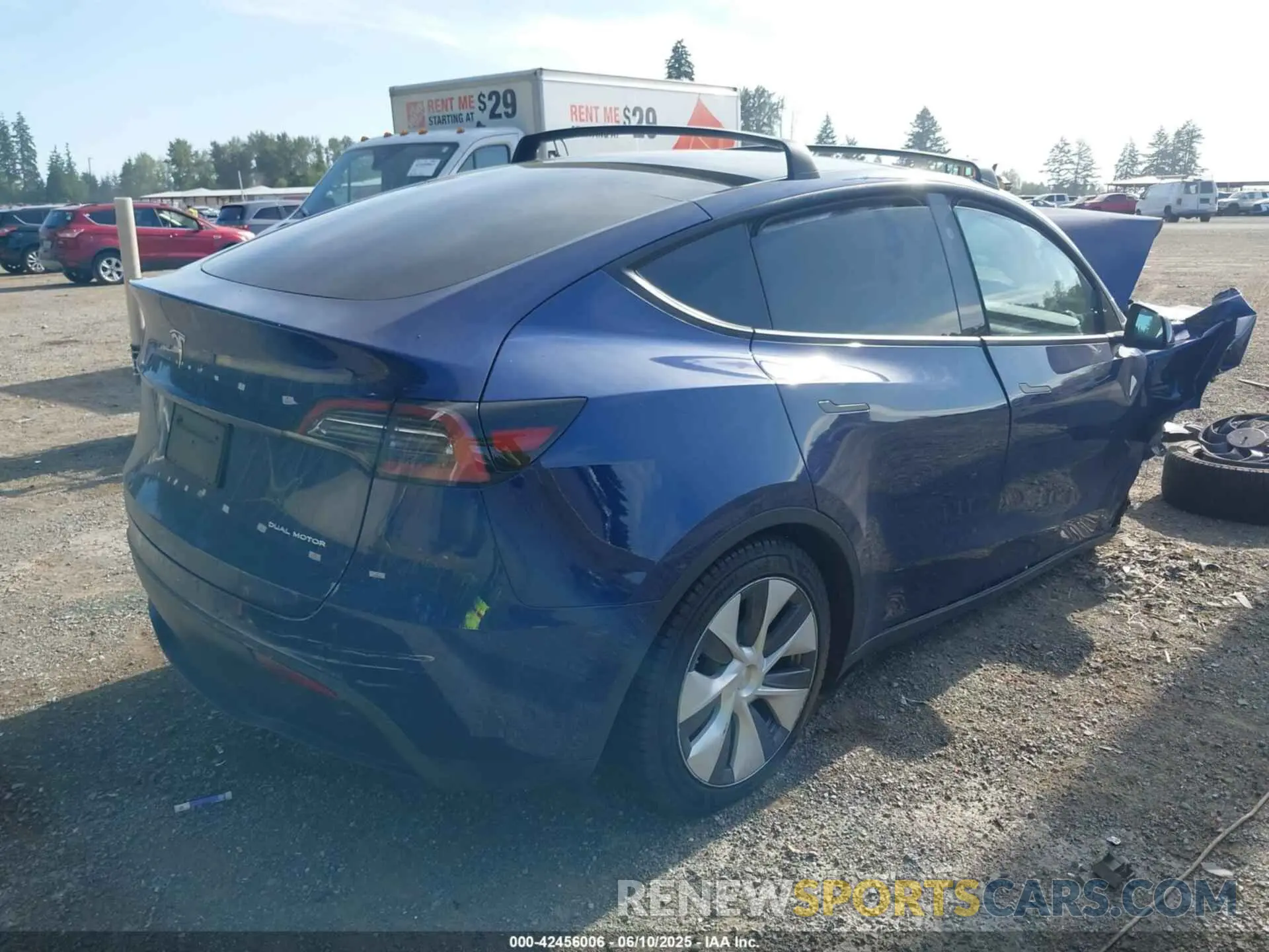 4 Photograph of a damaged car 7SAYGDEE9PF917186 TESLA MODEL Y 2023