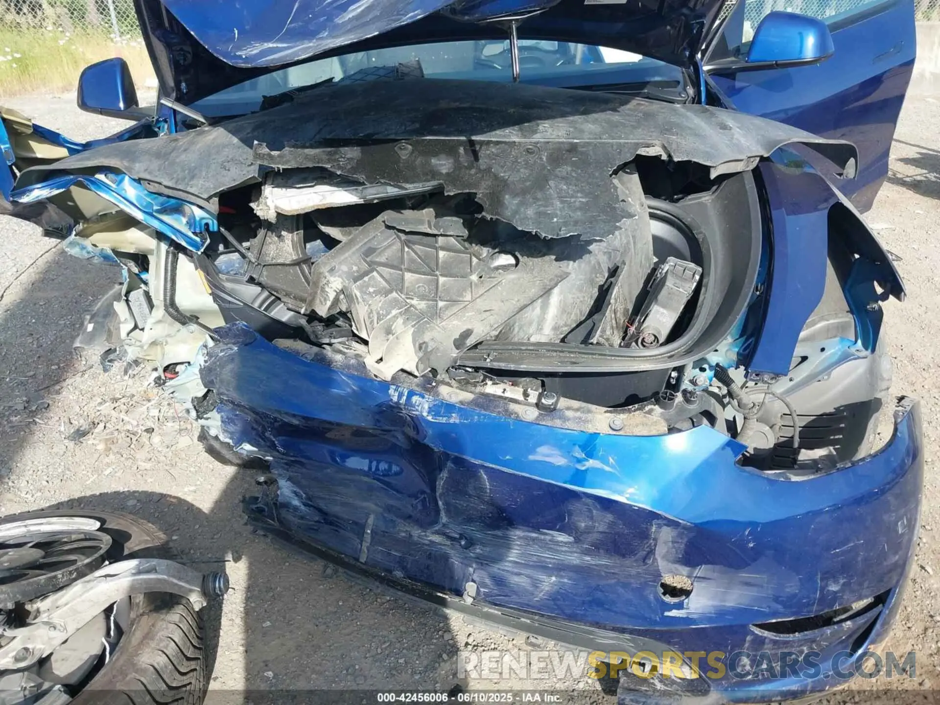 6 Photograph of a damaged car 7SAYGDEE9PF917186 TESLA MODEL Y 2023