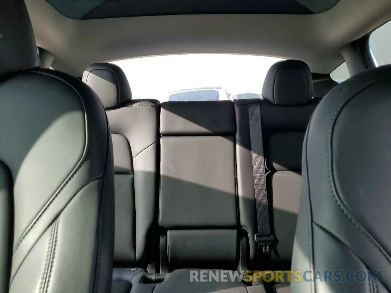 10 Photograph of a damaged car 7SAYGDEE9PF937776 TESLA MODEL Y 2023
