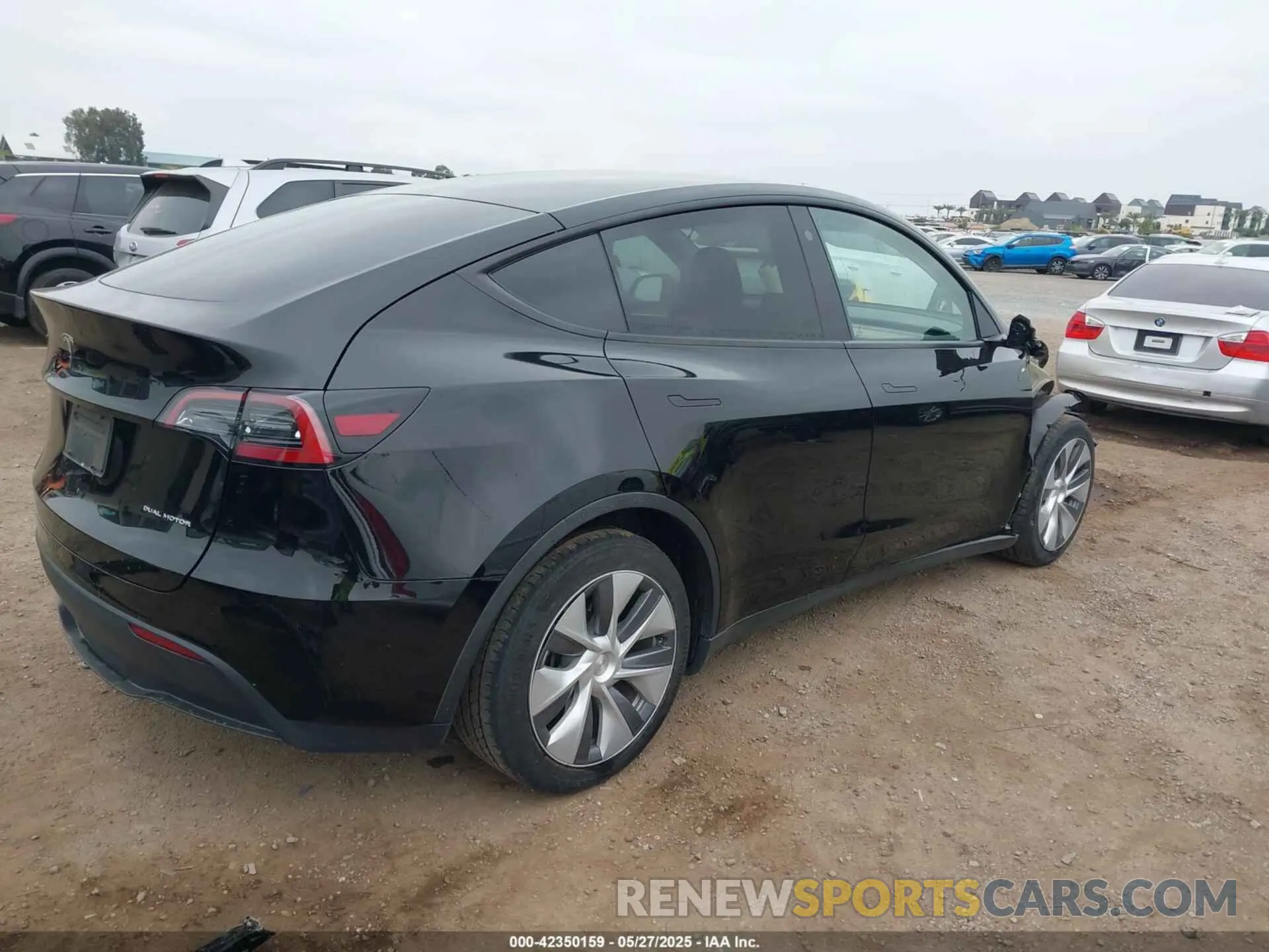 4 Photograph of a damaged car 7SAYGDEEXPA044335 TESLA MODEL Y 2023