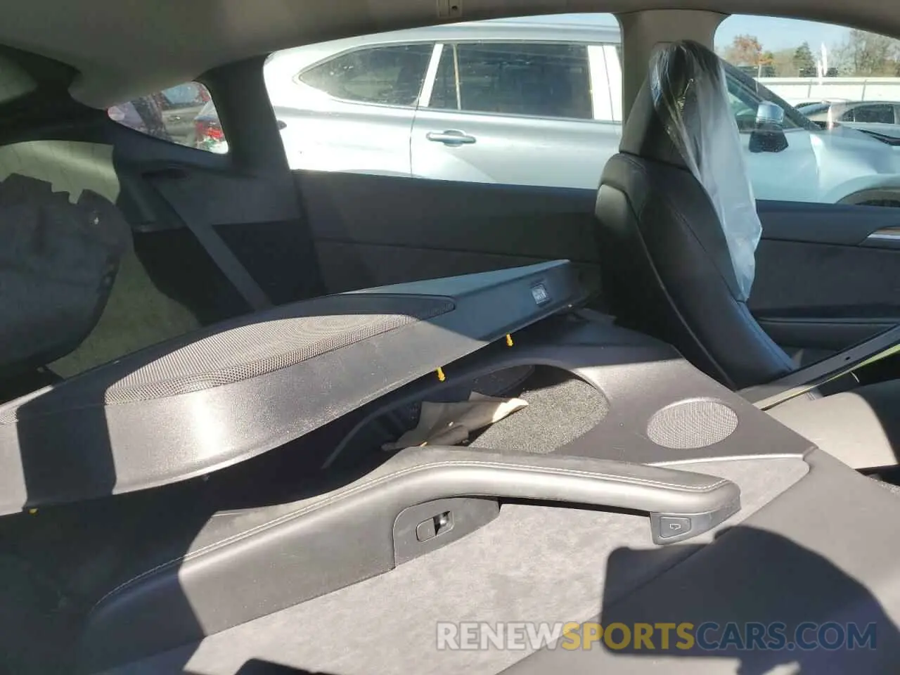 10 Photograph of a damaged car 7SAYGDEEXPA052211 TESLA MODEL Y 2023