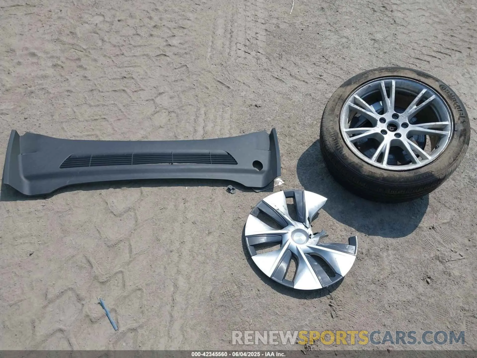12 Photograph of a damaged car 7SAYGDEEXPA083135 TESLA MODEL Y 2023