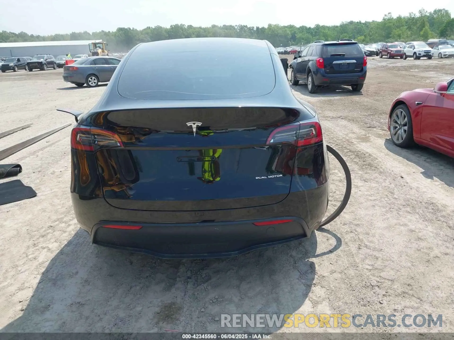 17 Photograph of a damaged car 7SAYGDEEXPA083135 TESLA MODEL Y 2023