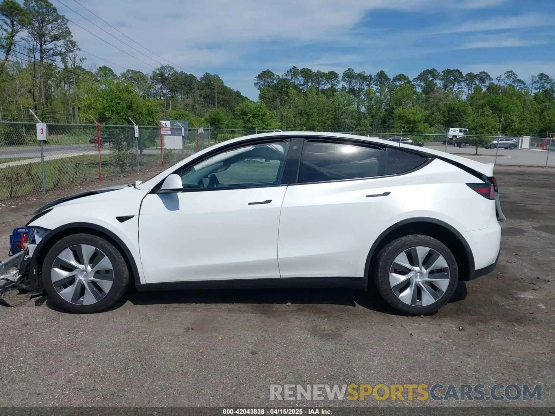 15 Photograph of a damaged car 7SAYGDEEXPA093759 TESLA MODEL Y 2023