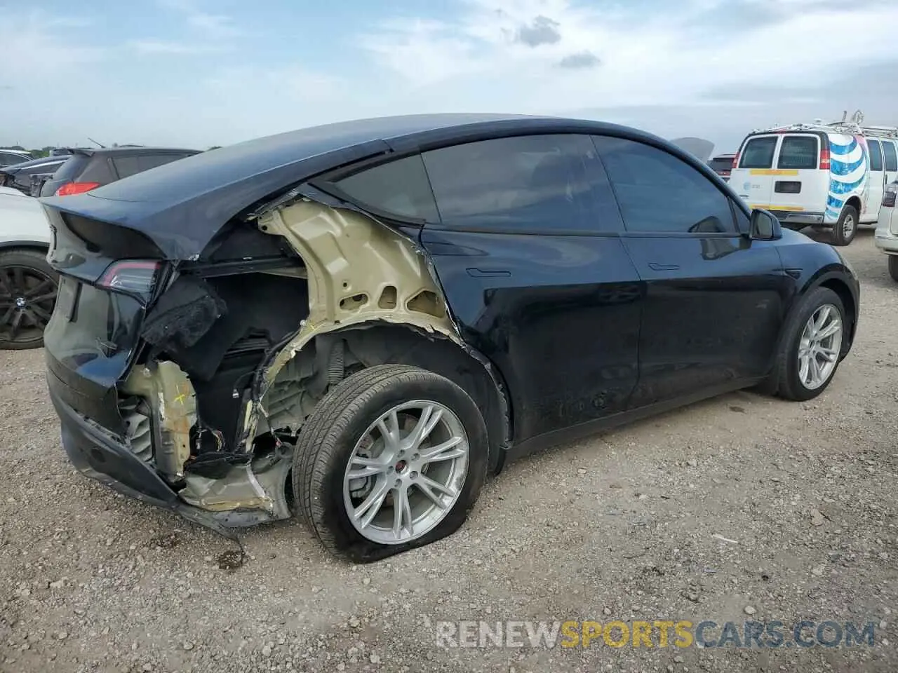 3 Photograph of a damaged car 7SAYGDEEXPA096418 TESLA MODEL Y 2023