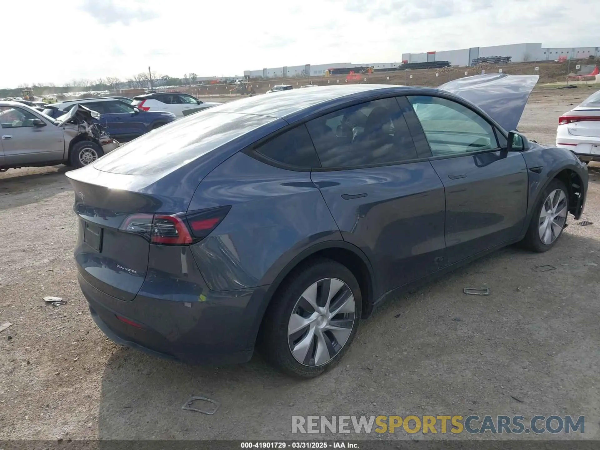 4 Фотография поврежденного автомобиля 7SAYGDEEXPA124203 TESLA MODEL Y 2023