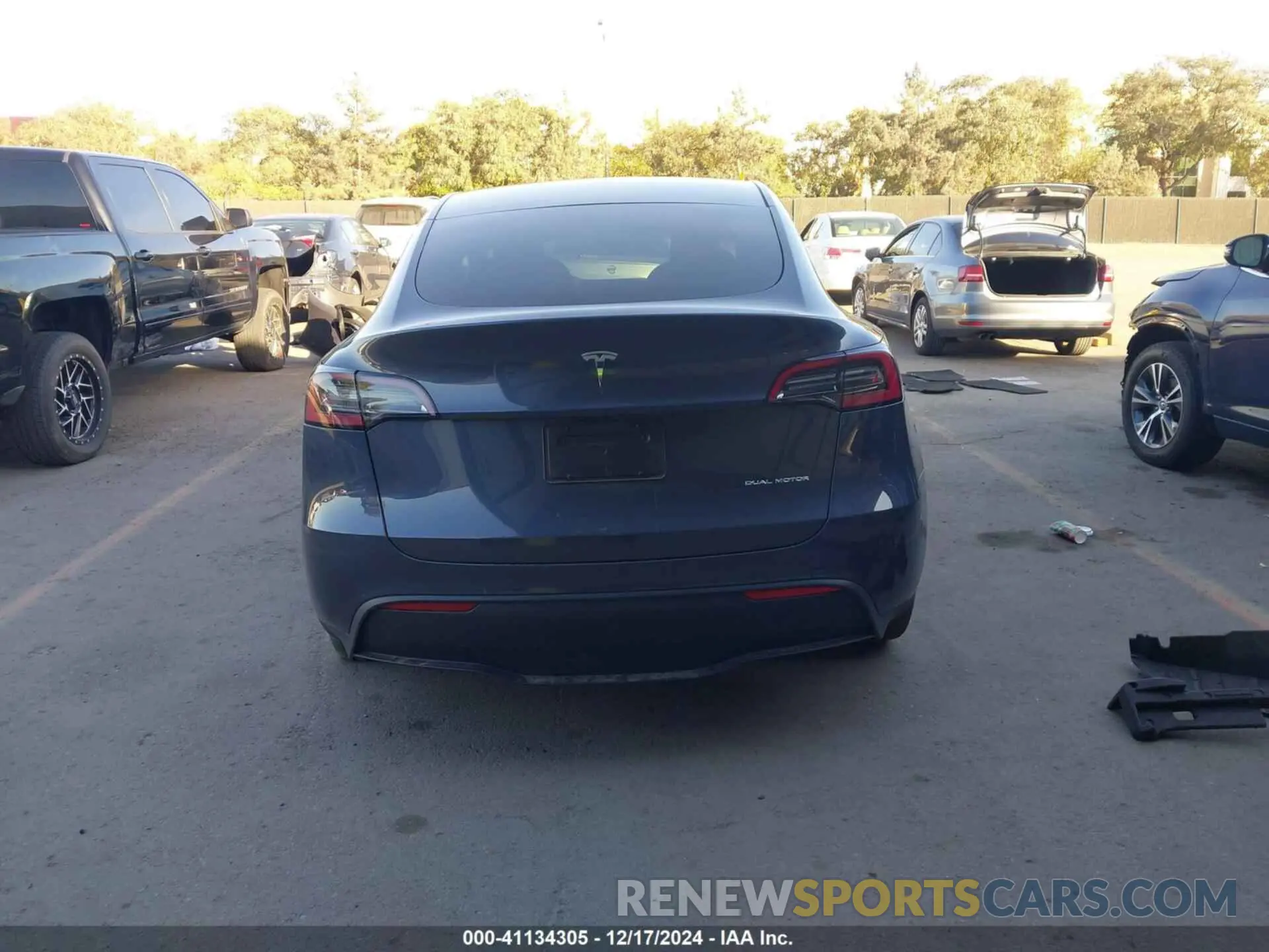 15 Photograph of a damaged car 7SAYGDEEXPA146928 TESLA MODEL Y 2023