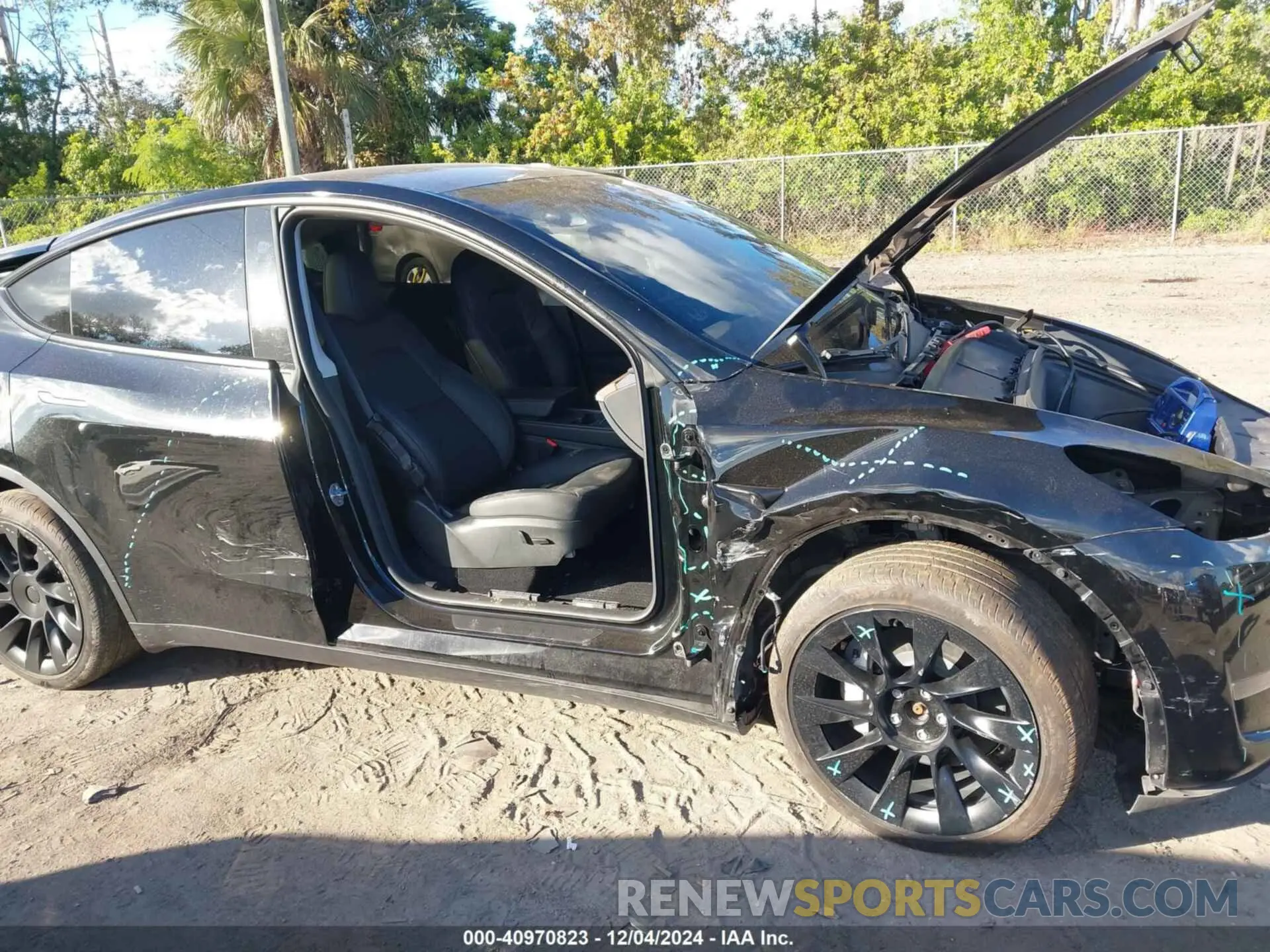 6 Photograph of a damaged car 7SAYGDEEXPA157184 TESLA MODEL Y 2023