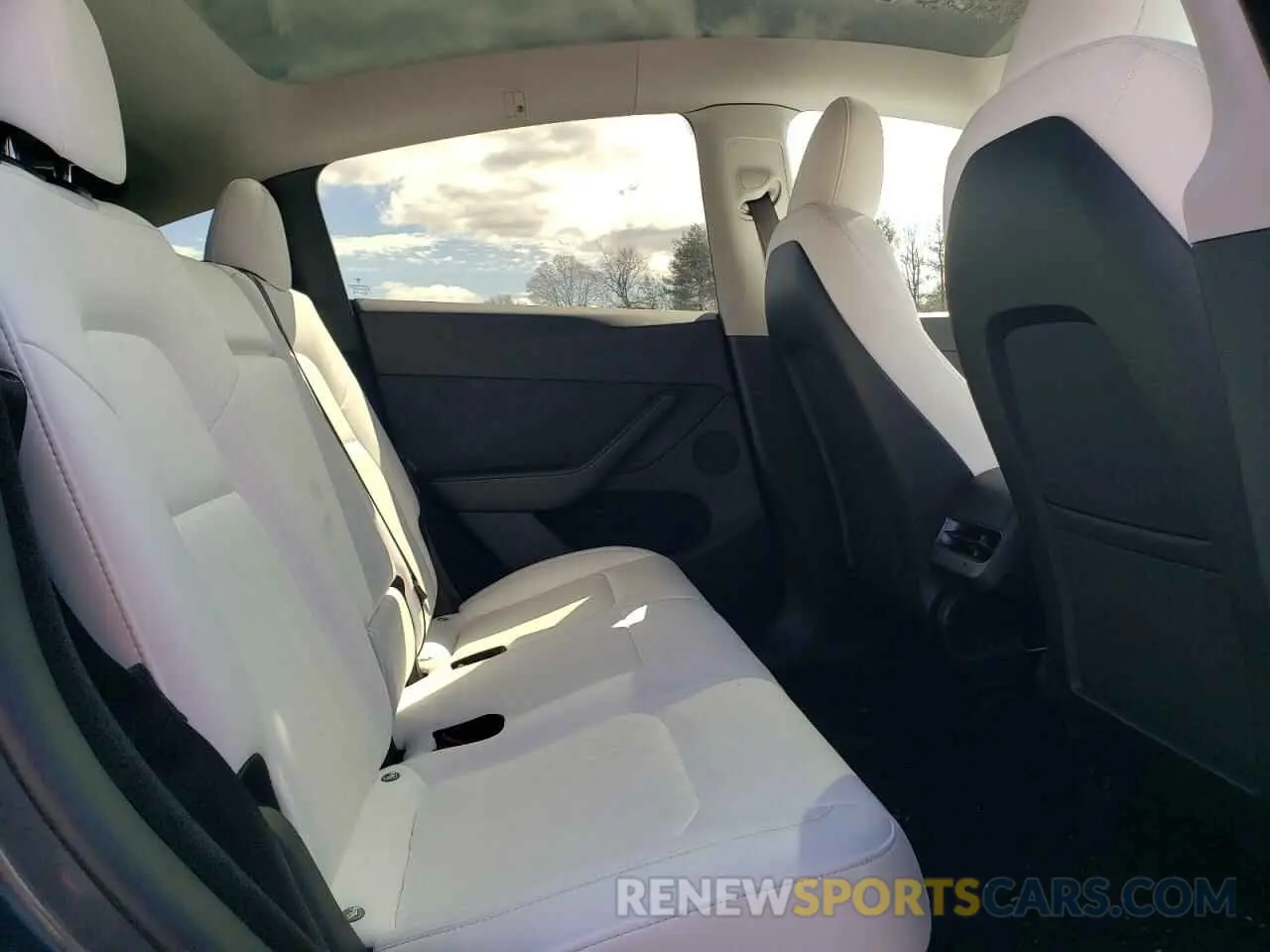 10 Photograph of a damaged car 7SAYGDEEXPA188483 TESLA MODEL Y 2023