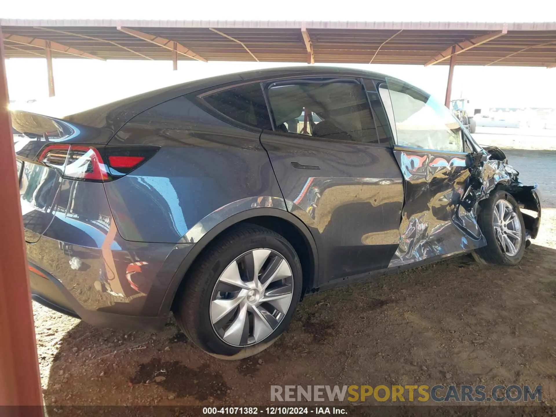 4 Photograph of a damaged car 7SAYGDEEXPA196065 TESLA MODEL Y 2023