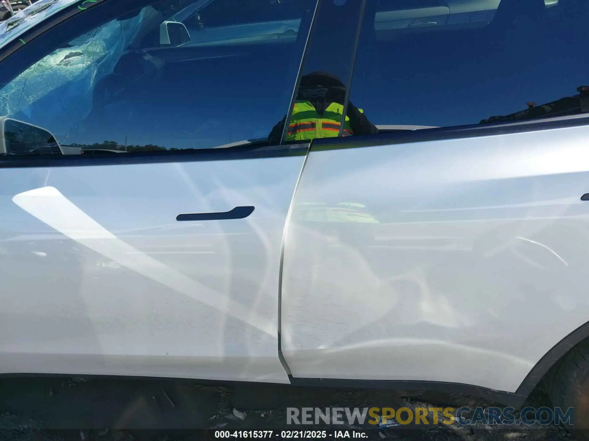 14 Photograph of a damaged car 7SAYGDEEXPF610187 TESLA MODEL Y 2023