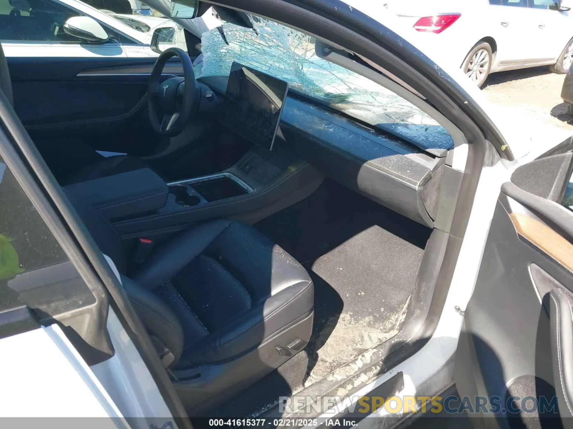 5 Photograph of a damaged car 7SAYGDEEXPF610187 TESLA MODEL Y 2023