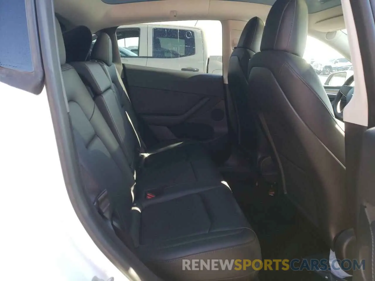 10 Photograph of a damaged car 7SAYGDEEXPF639785 TESLA MODEL Y 2023