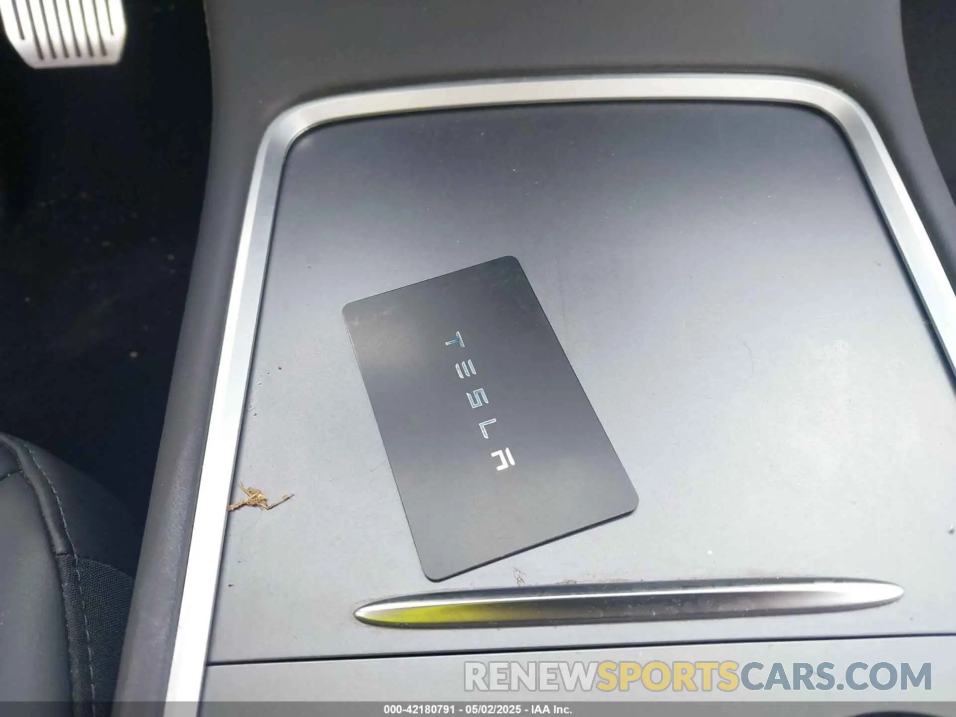 11 Photograph of a damaged car 7SAYGDEEXPF662919 TESLA MODEL Y 2023