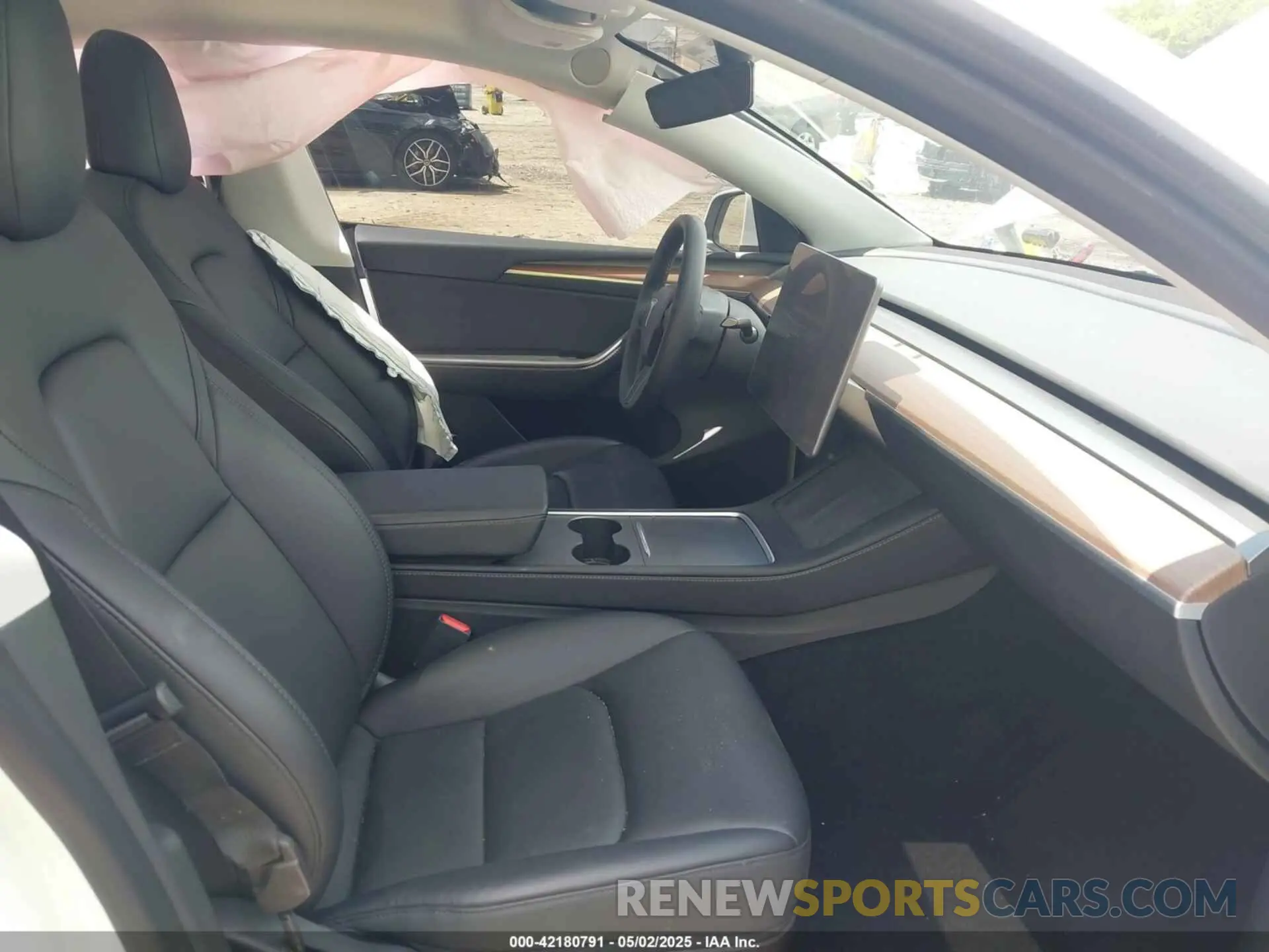 5 Photograph of a damaged car 7SAYGDEEXPF662919 TESLA MODEL Y 2023
