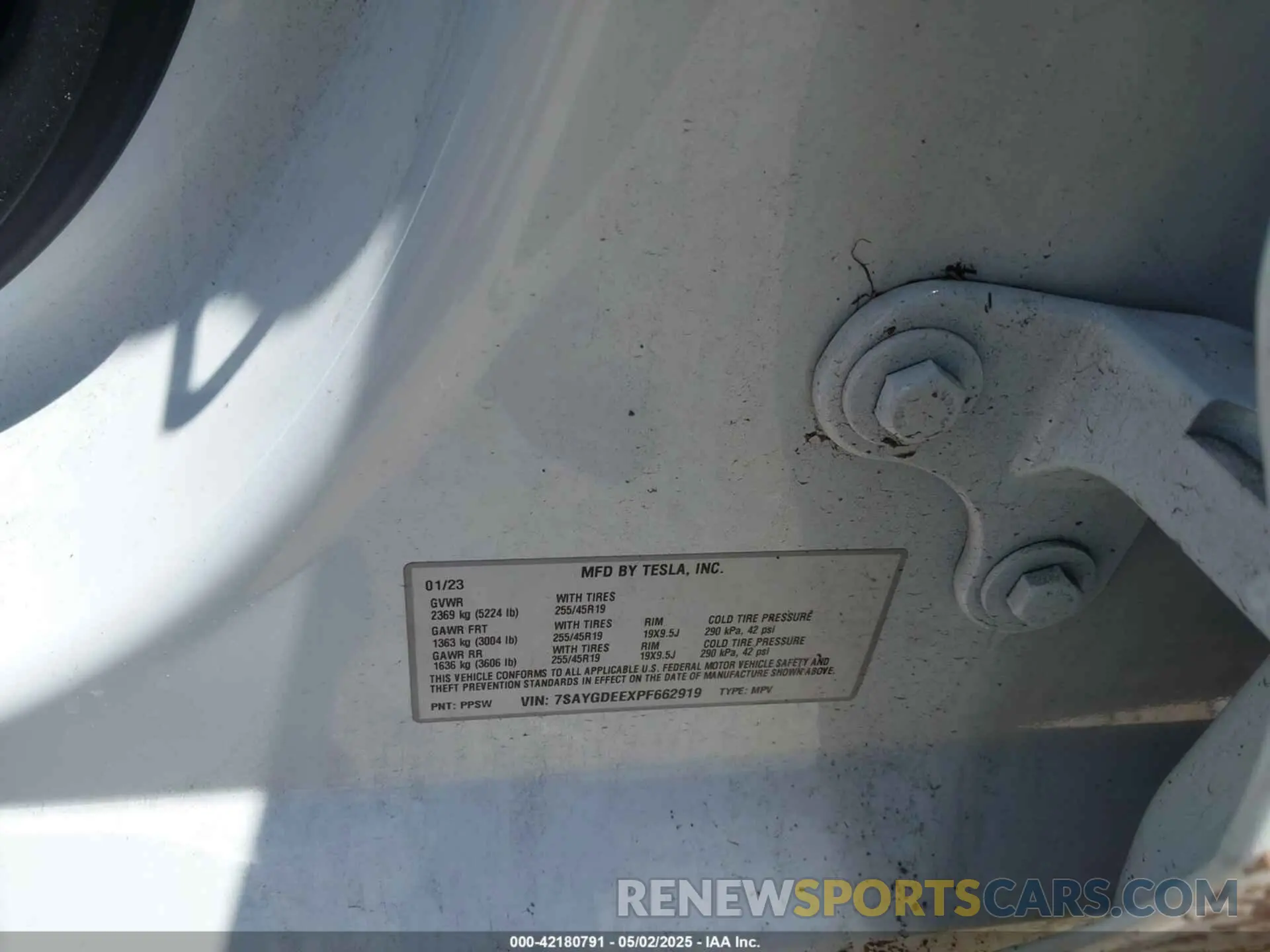9 Photograph of a damaged car 7SAYGDEEXPF662919 TESLA MODEL Y 2023