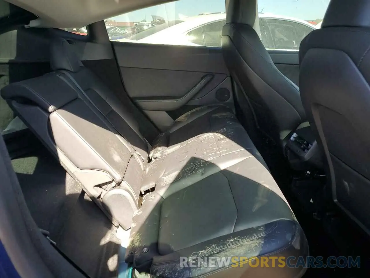 10 Photograph of a damaged car 7SAYGDEEXPF695208 TESLA MODEL Y 2023