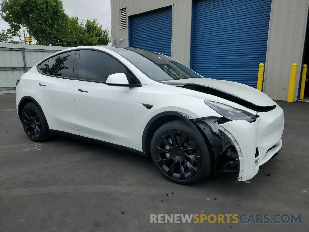 4 Фотография поврежденного автомобиля 7SAYGDEEXPF744472 TESLA MODEL Y 2023