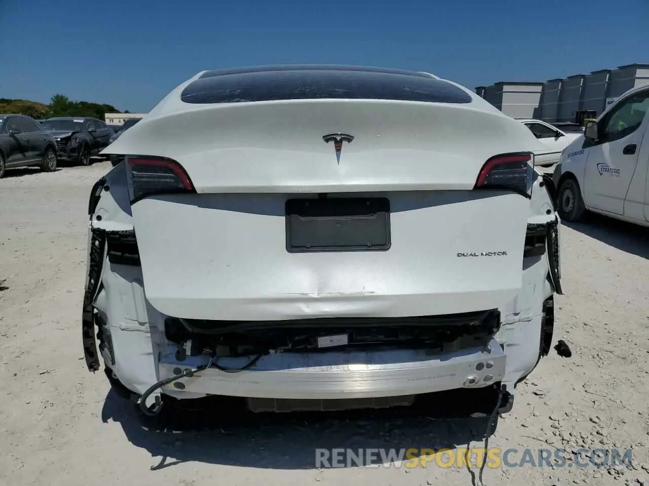 6 Photograph of a damaged car 7SAYGDEEXPF770800 TESLA MODEL Y 2023